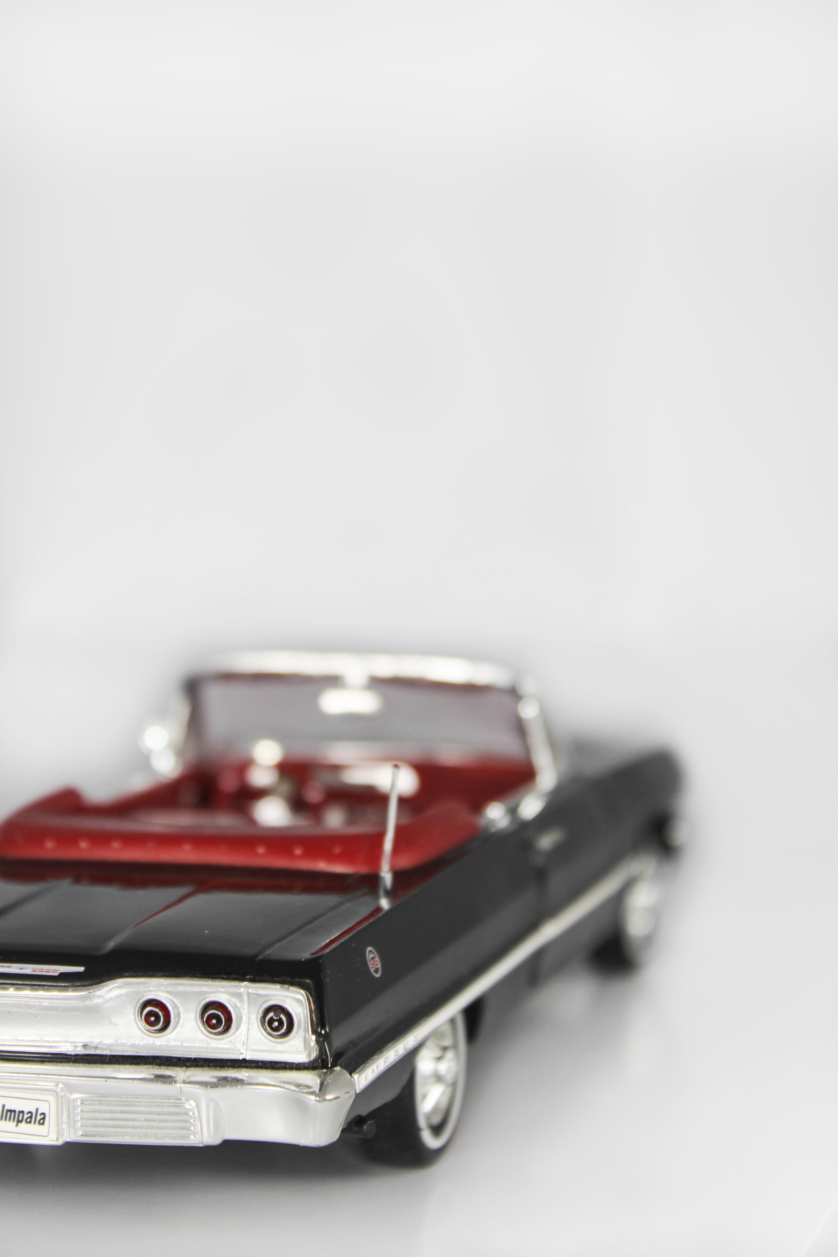 nostalgia, macro, model, white background, single object, black, musical instrument, selective focus, 5K, red, copy space, retro styled, creativity, turntable, Phone HD Wallpaper