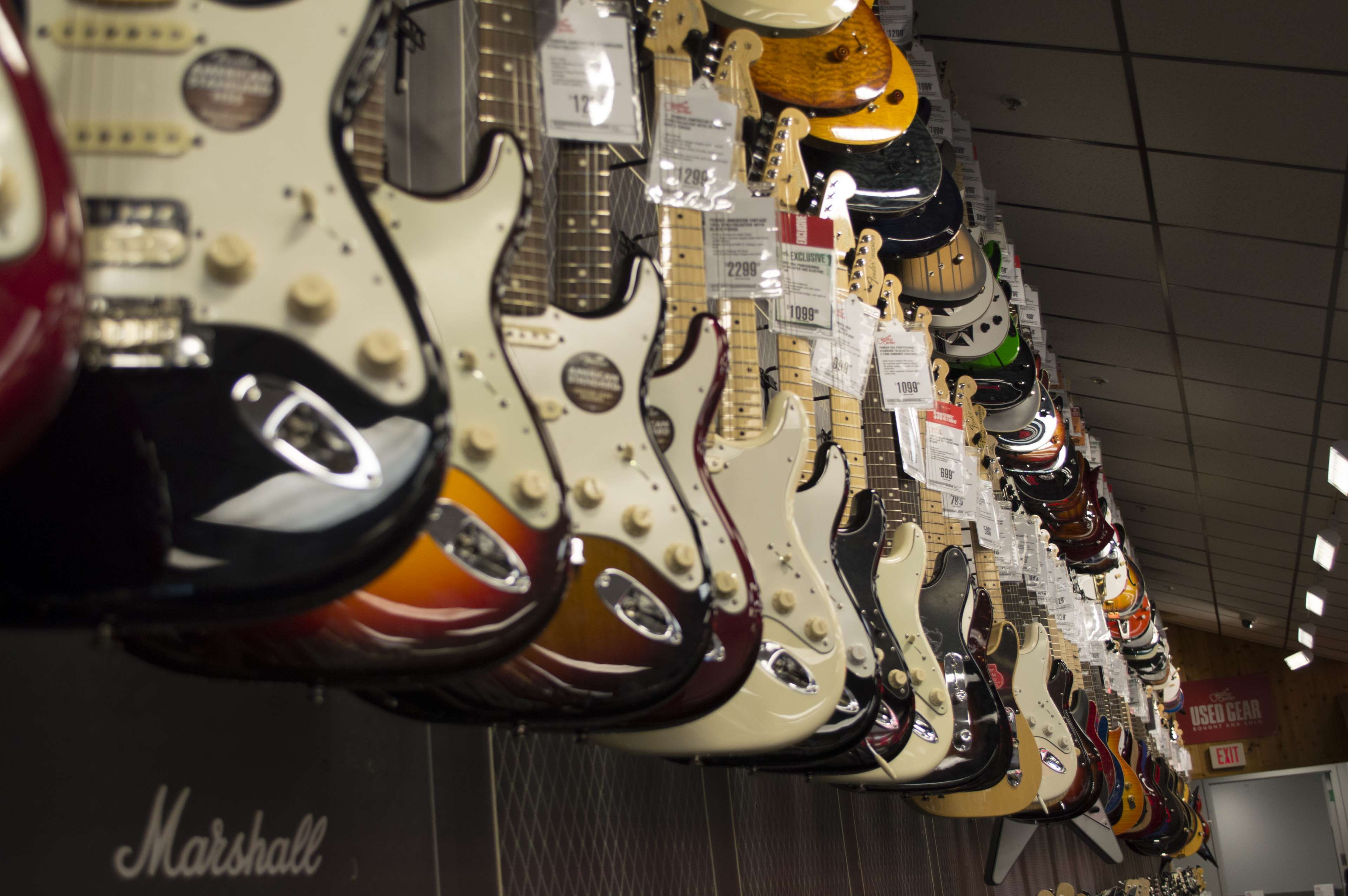 amp, electric, fender, close-up, 4K, electric guitar, electric guitars, string, string instrument, day, strat, high angle view, stratocaster, arts culture and entertainment, HD Wallpaper