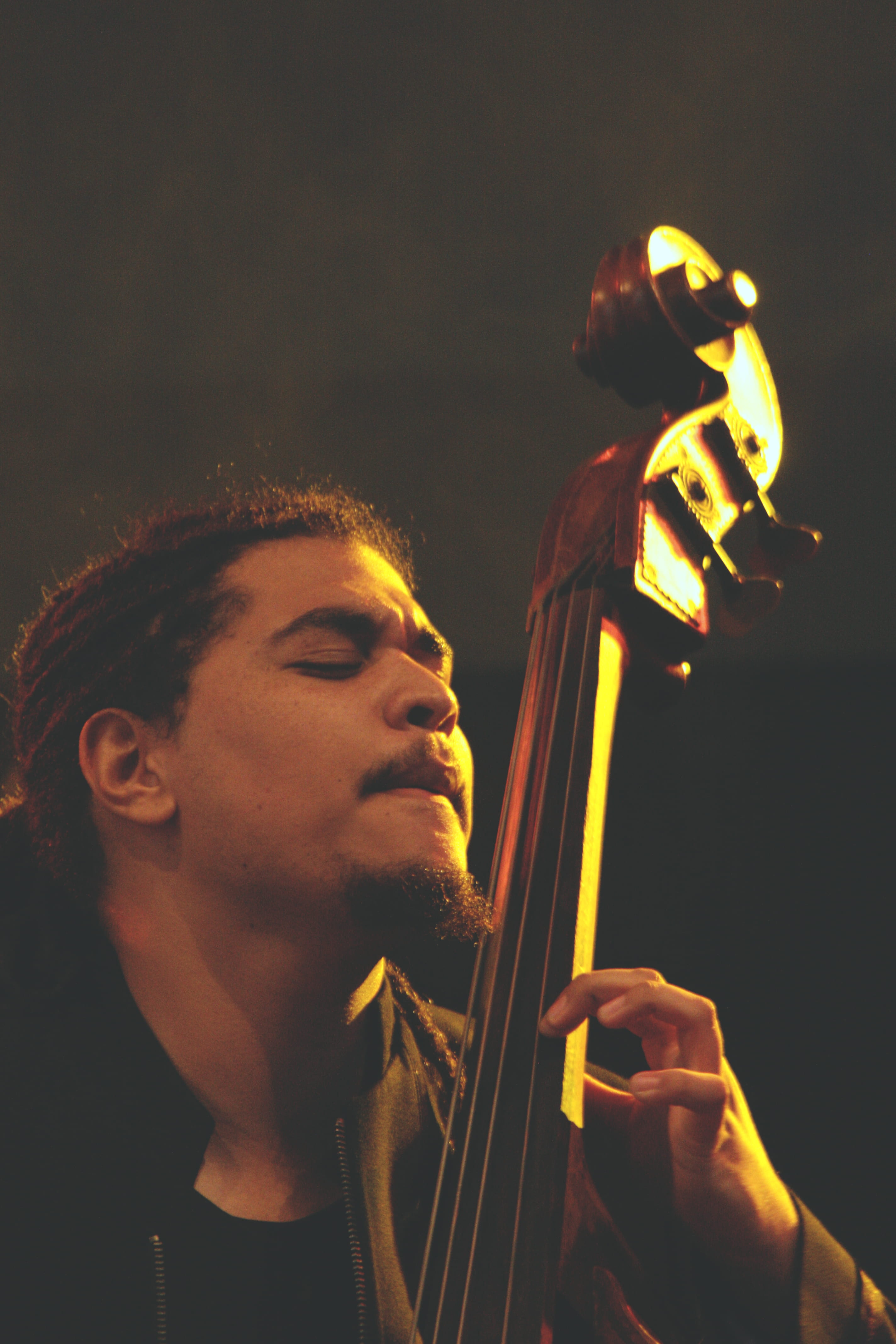 jazz music, young adult, headshot, jazz, one person, holding, indoors, passion, playing, musical instrument, cape town, real people, arts culture and entertainment, Phone HD Wallpaper