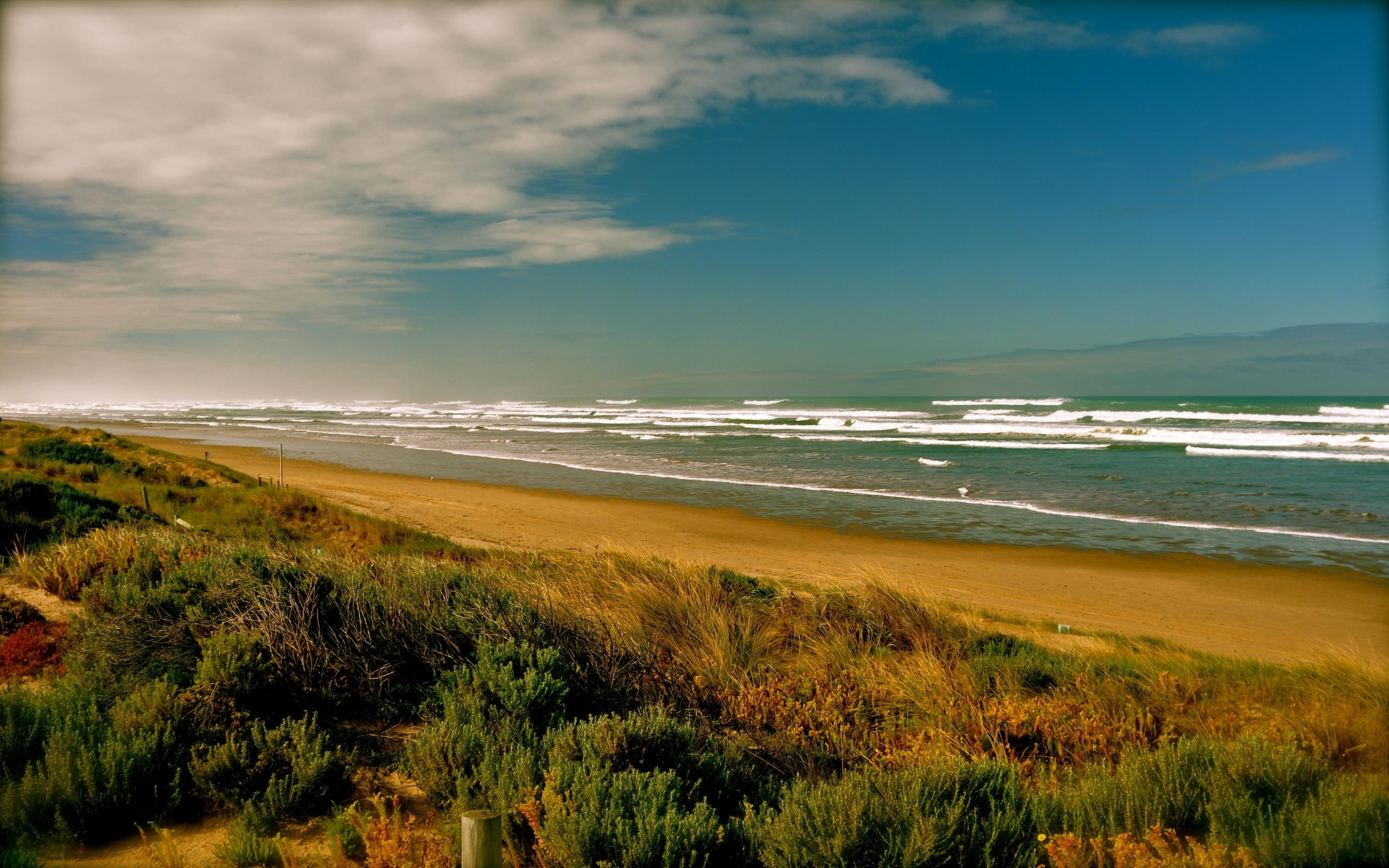 beach, grass, blue, surf, 3d and abstract, green, 2K, ocean, simple, HD Wallpaper