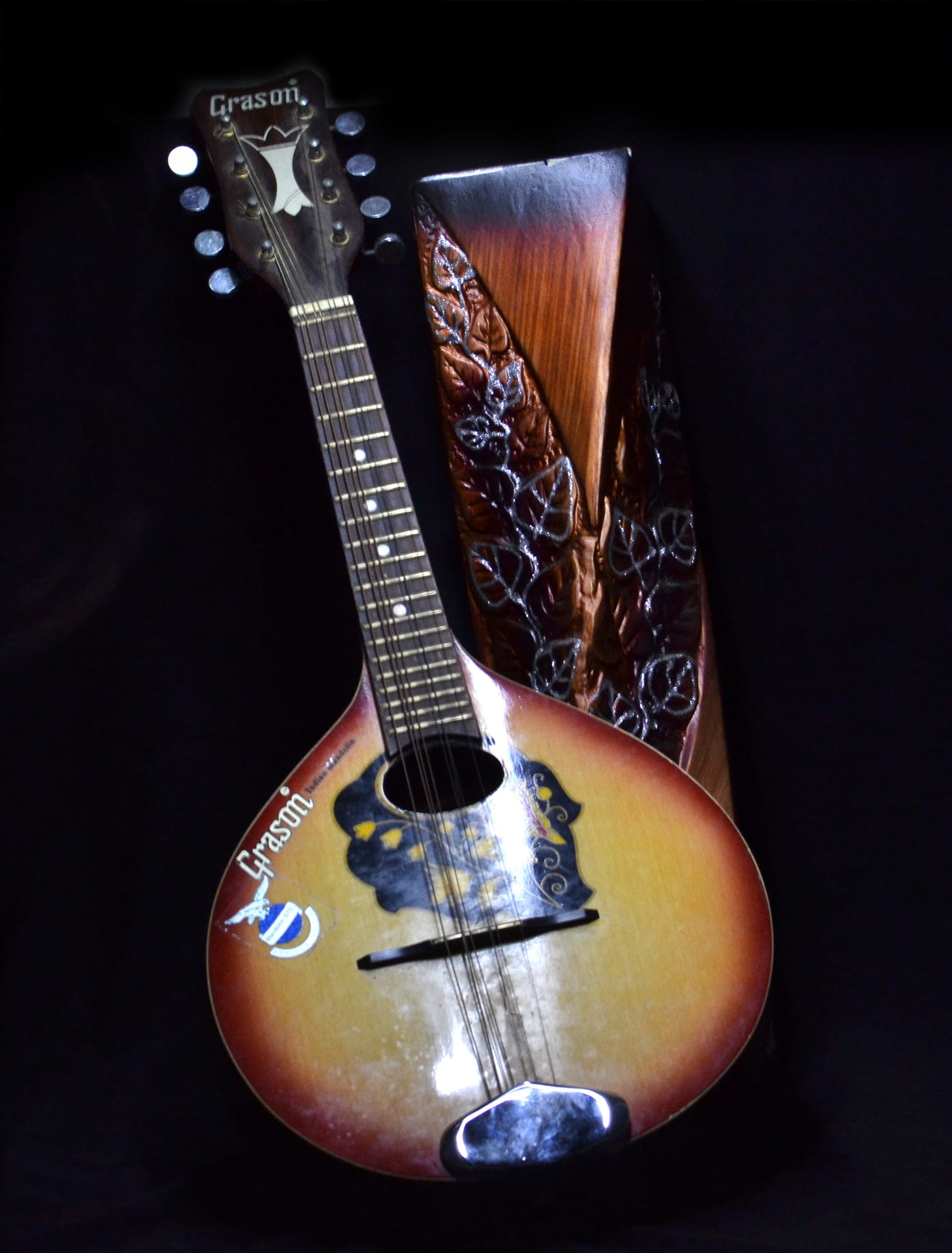 rock music, mandolin, group of objects, no people, sound, small group of objects, music, black background, close-up, instrument, musical instrument, studio shot, Phone HD Wallpaper