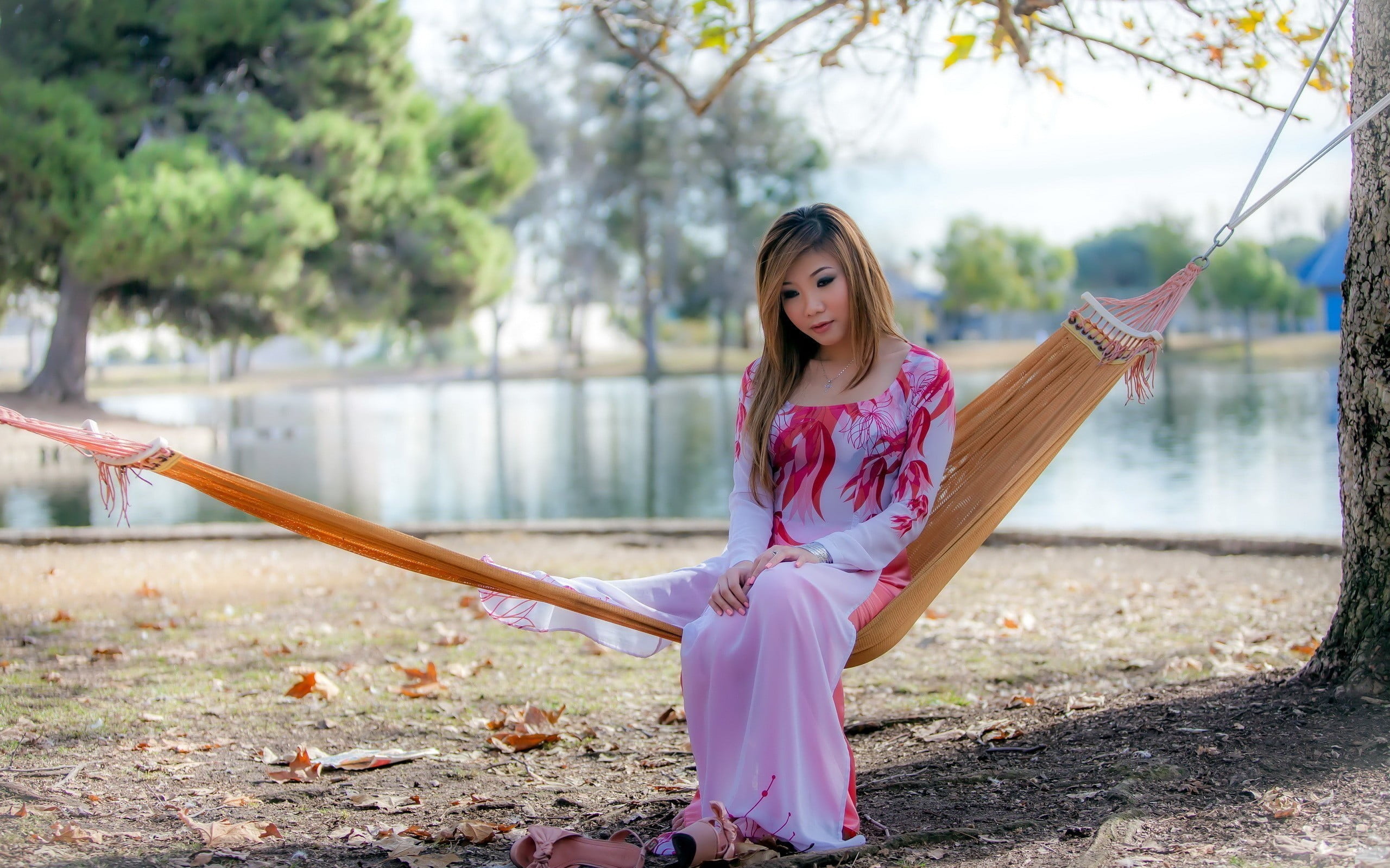 brown, one Person, long hair, fall, cheerful, necklace, hammocks, focus on foreground, autumn, women, high heels, girls, relaxation, clothing, maxi, smiling, HD Wallpaper