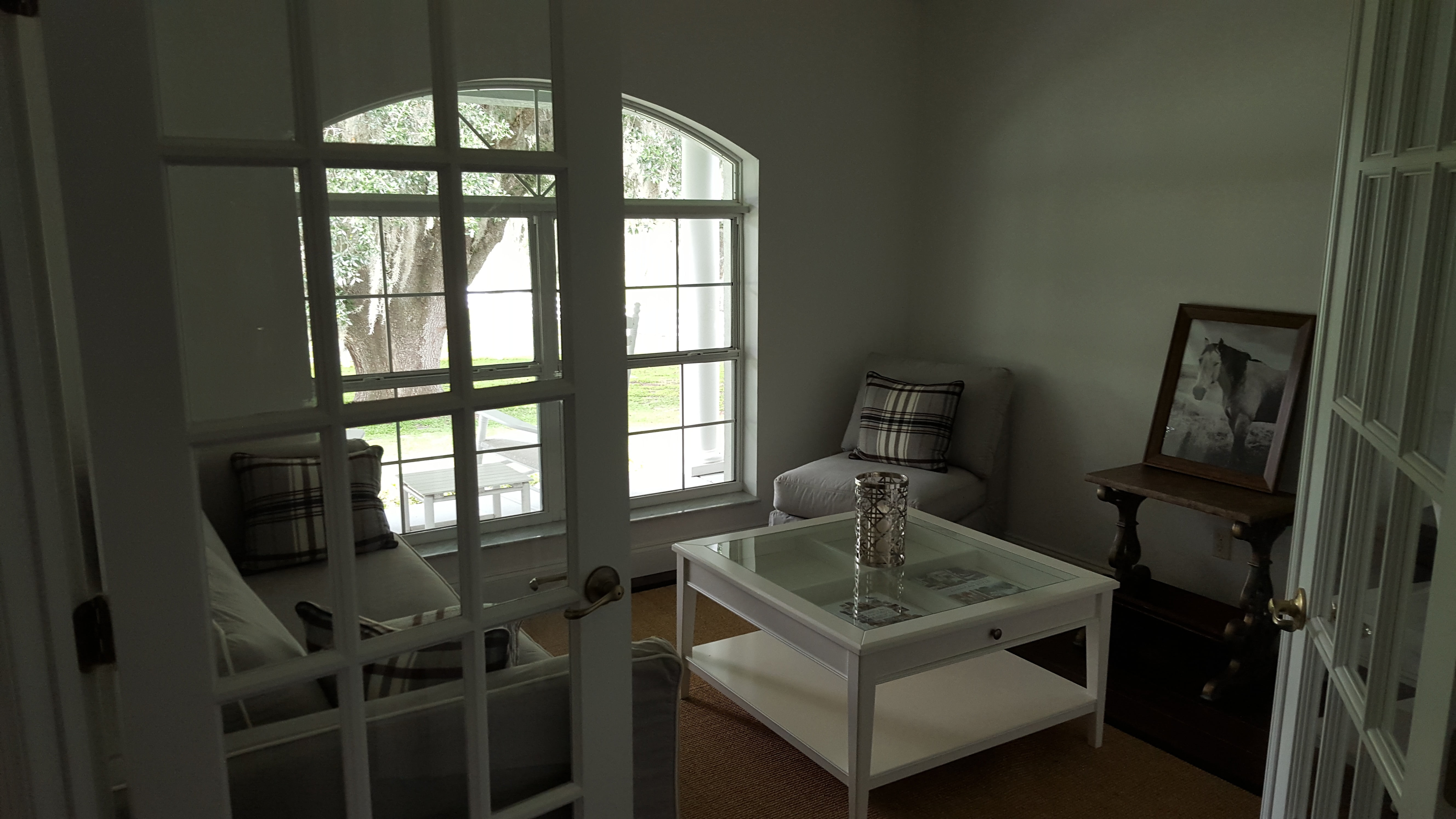 sofa, floor, day, carpet, apartment, table, house, luxury, window, building, seat, furniture, 5K, couch, contemporary, chair, mirror, tidy, lighting equipment, HD Wallpaper
