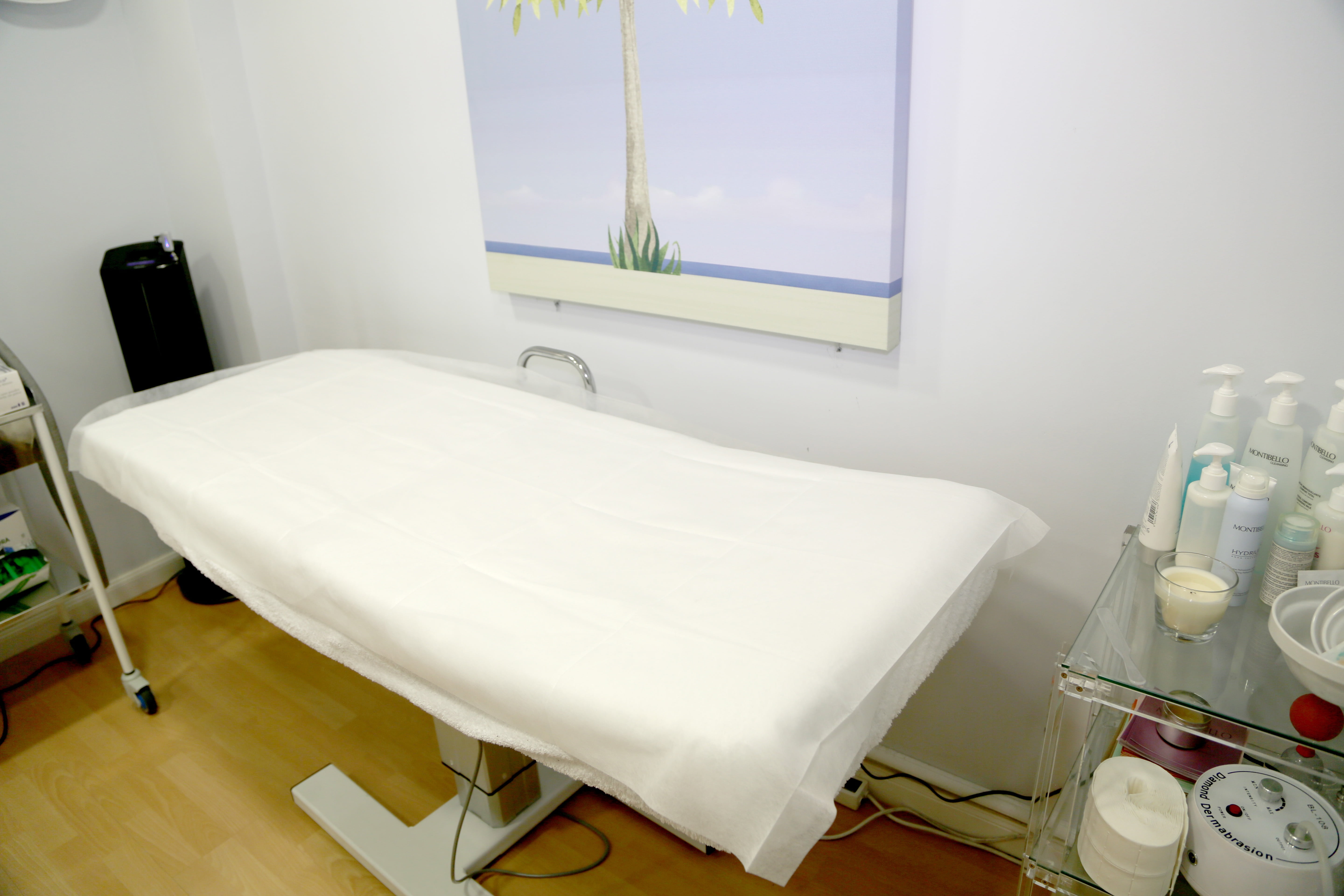 gatch, room, no people, healthcare and medicine, hygiene, domestic bathroom, neat, absence, medical consultation, 5K, tidy room, home, seat, diagnosis, HD Wallpaper