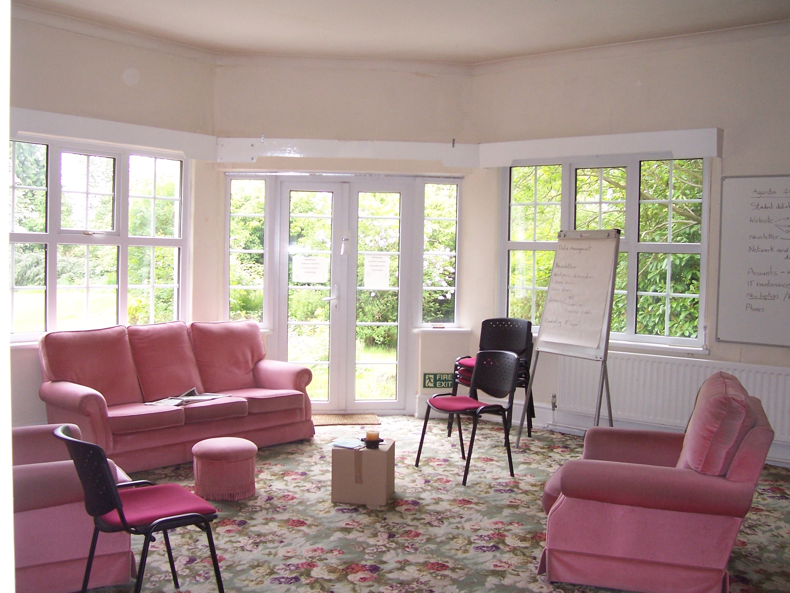 house, home interior, ceiling, armchair, empty, absence, furniture, flooring, domestic room, day, seat, lounge, pink, settee, 2K, glass - material, window, HD Wallpaper