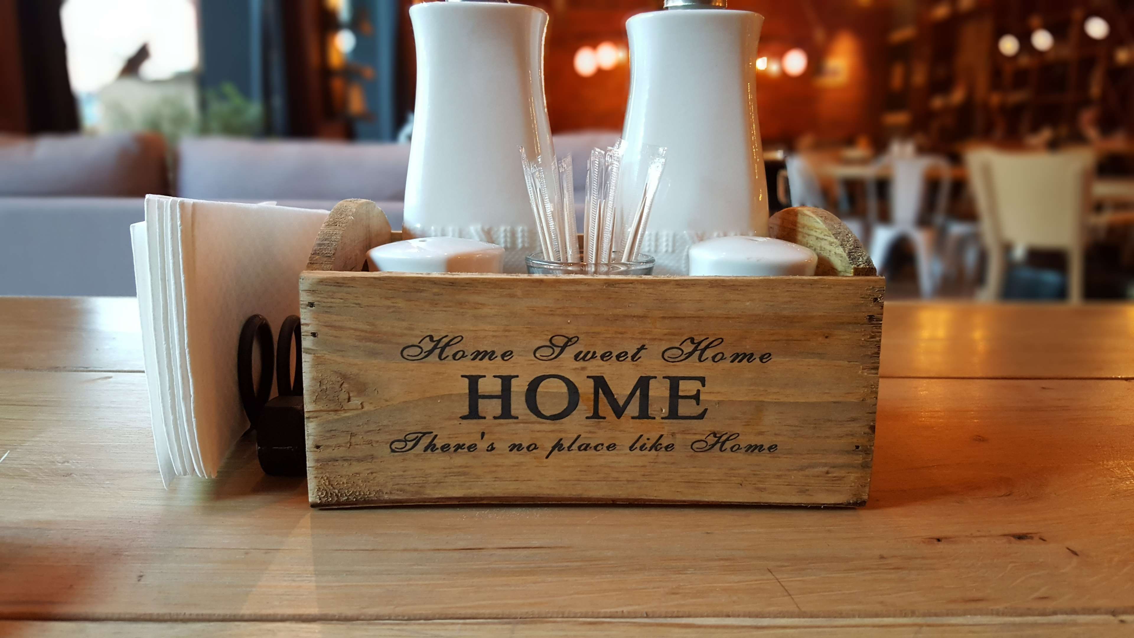 restaurant, refreshment, communication, indoors, food, wood - material, table, still life, 4K, drink, home, close-up, food and drink, lifestyle, home sweet home, HD Wallpaper