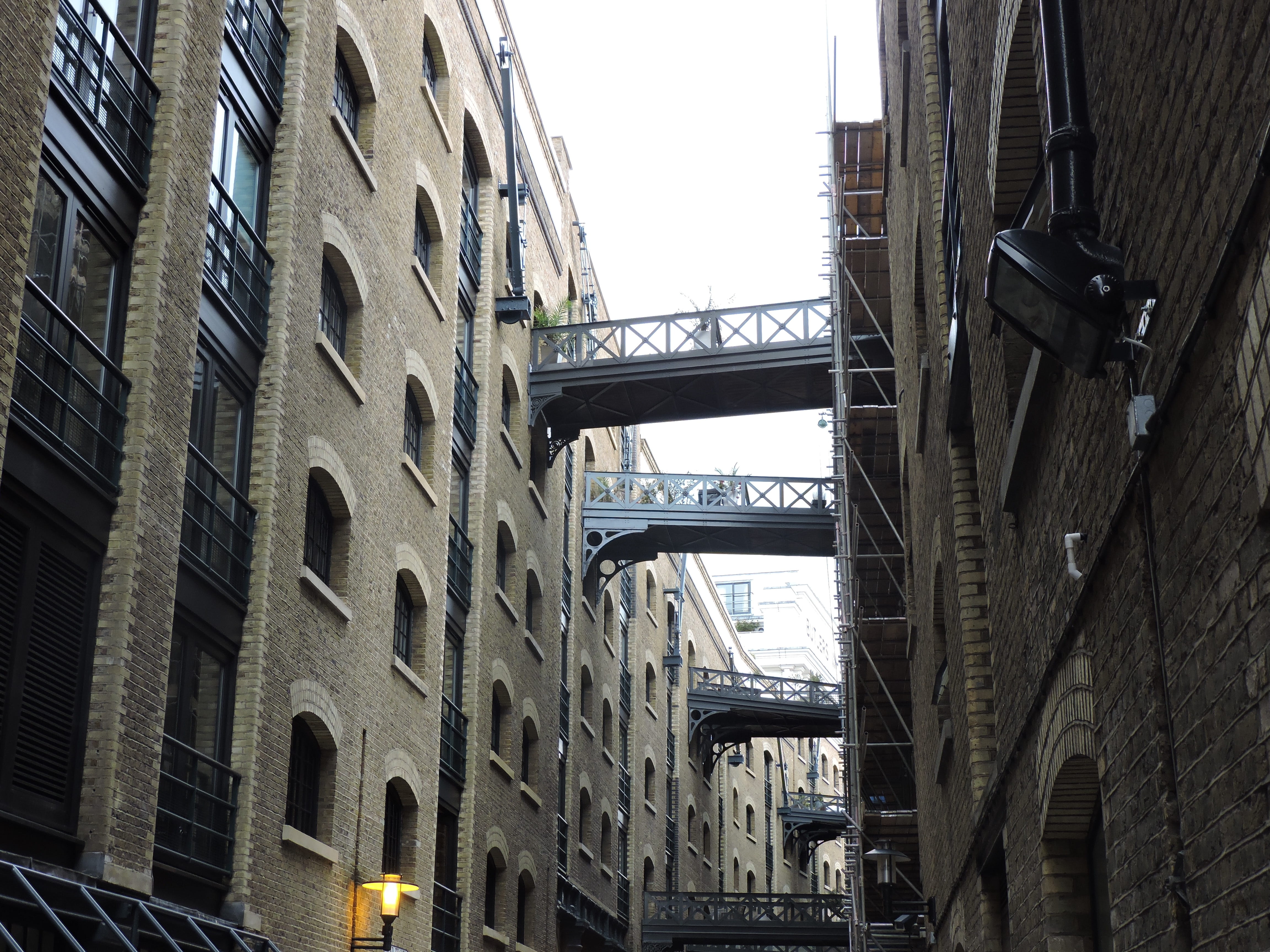building, transportation, window, nature, docks, day, built structure, bridge, no people, 4K, skyscraper, low angle view, london, architecture, apartment, HD Wallpaper