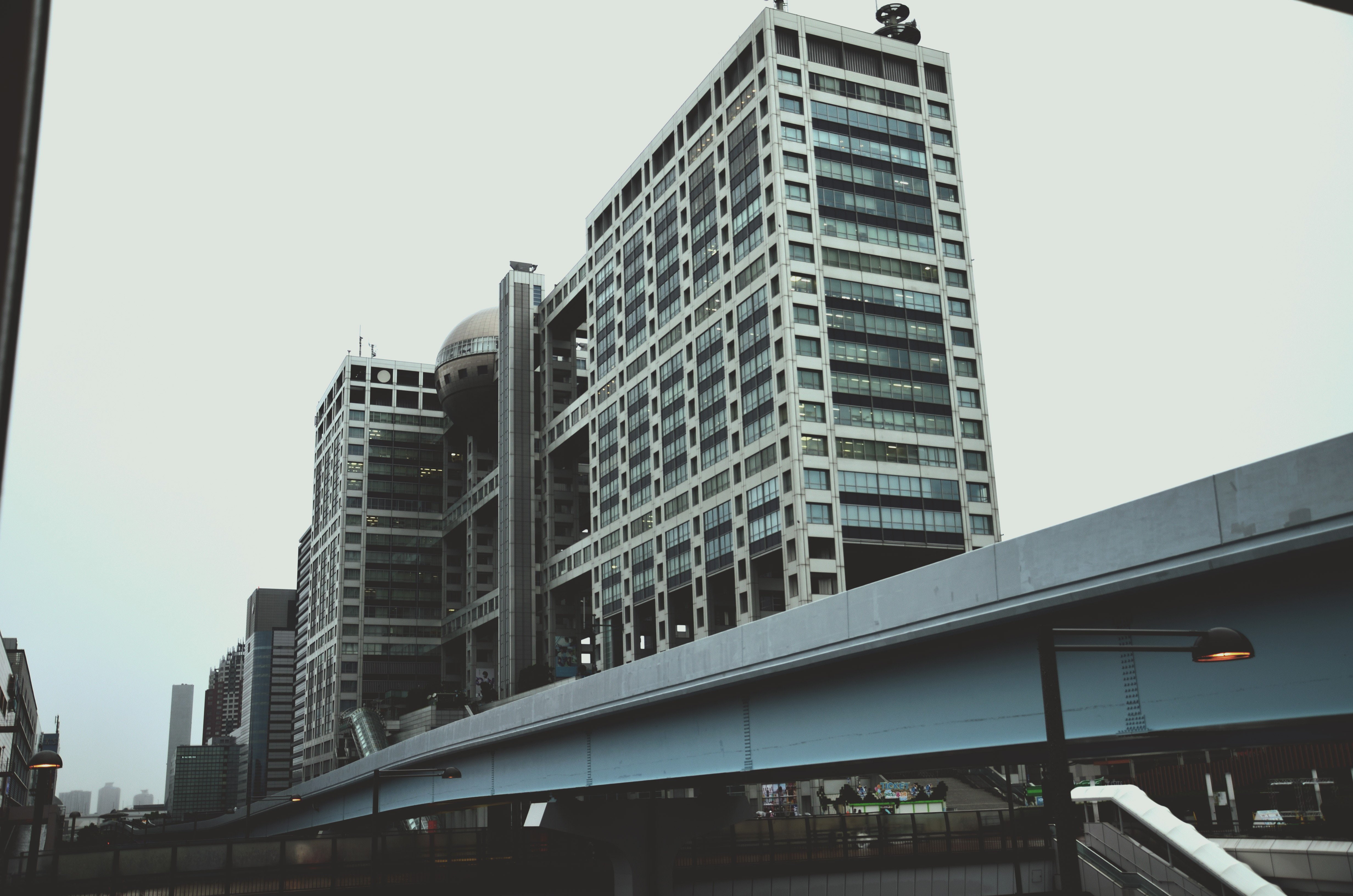 bridge - man made structure, office, built structure, transportation, nature, tokyo japan, architecture, building, skyscraper, outdoors, no people, city, HD Wallpaper