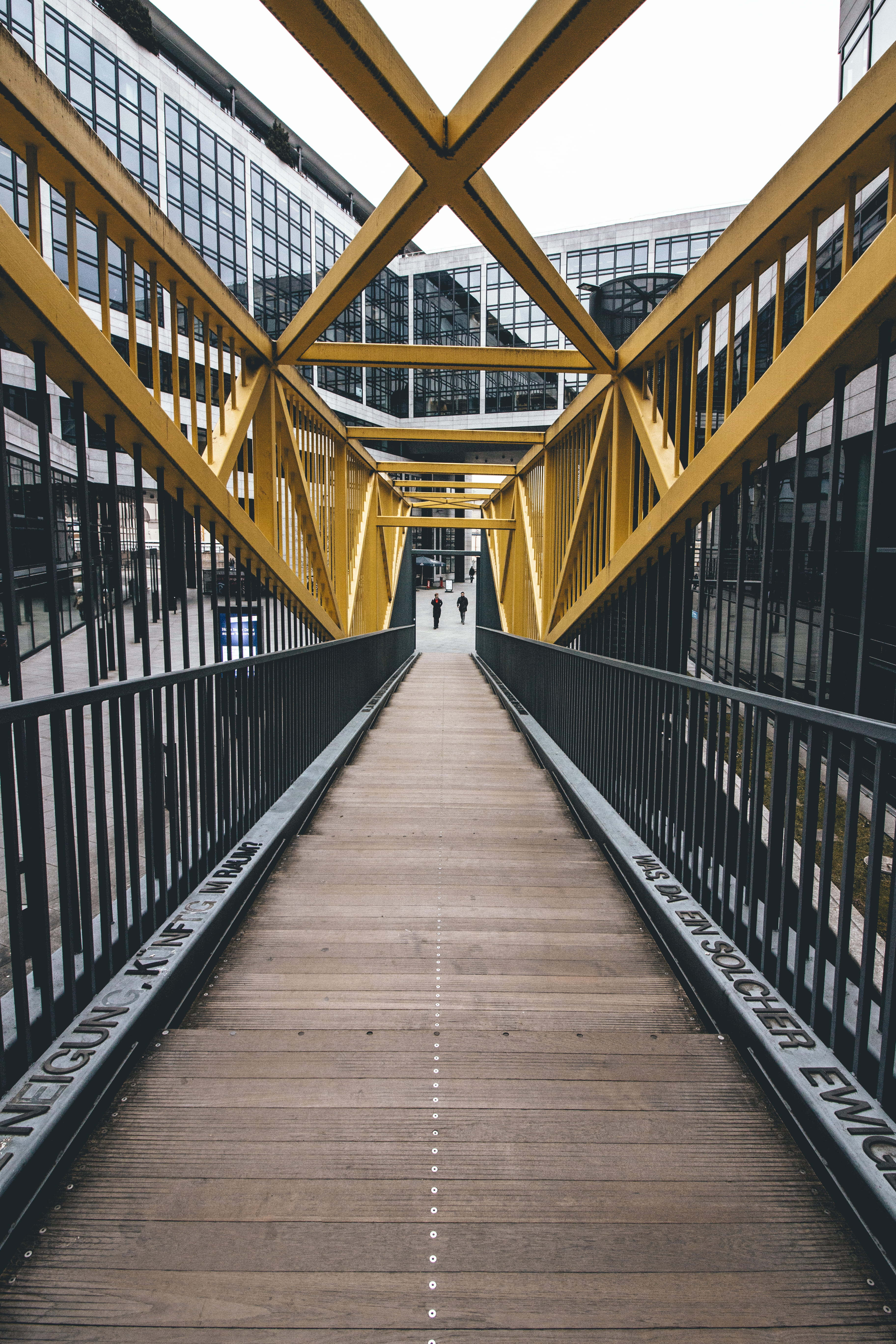 5K, the way forward, no people, railing, germany, person, structure, built structure, walkway, corridor, footpath, misleading lines, connection, human, Phone HD Wallpaper