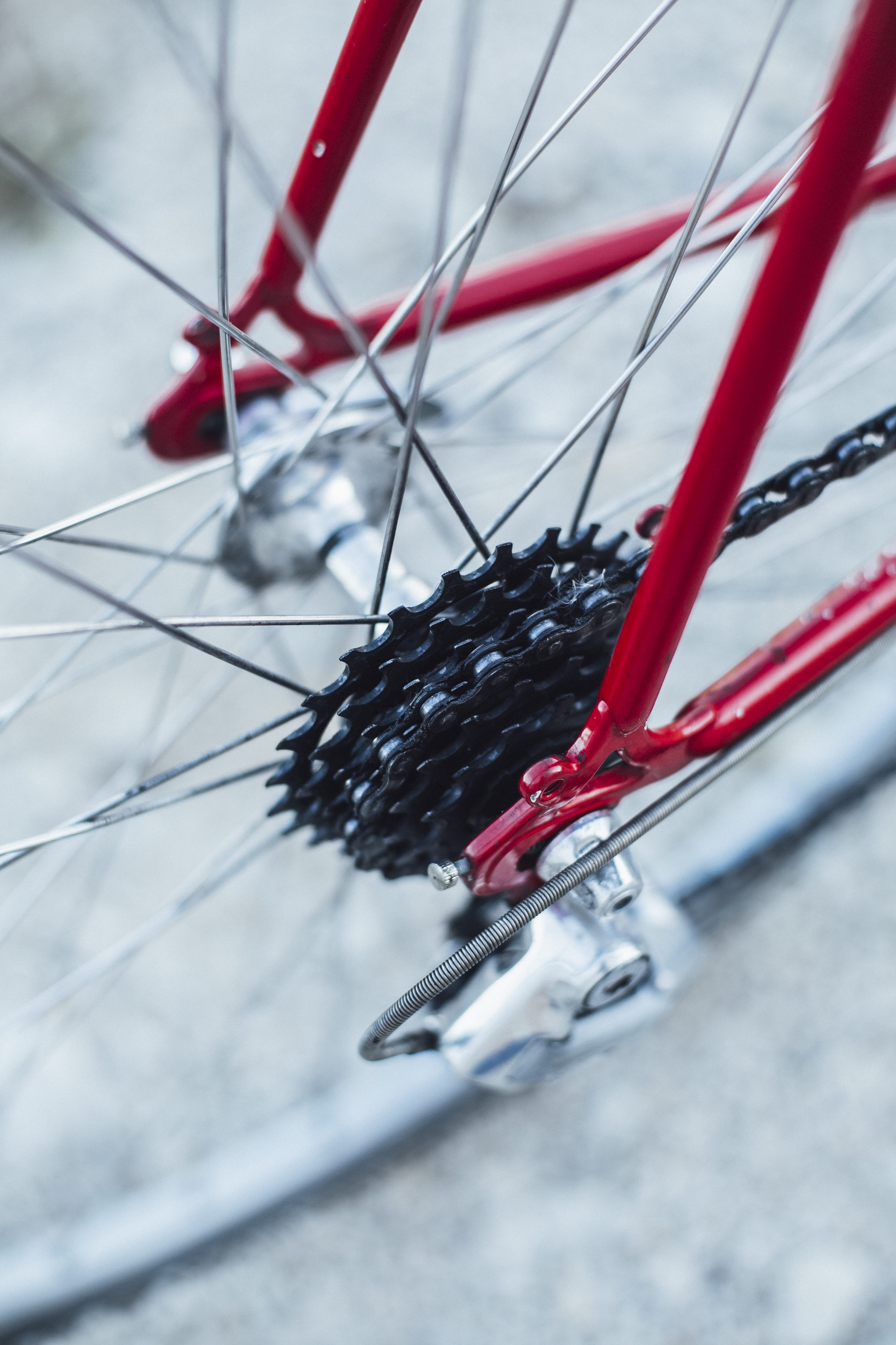 tire, photography, wheel, transportation, snow, focus on foreground, focus, mode of transportation, vehicle, day, bicycle, spoke, high angle view, germany, Phone HD Wallpaper