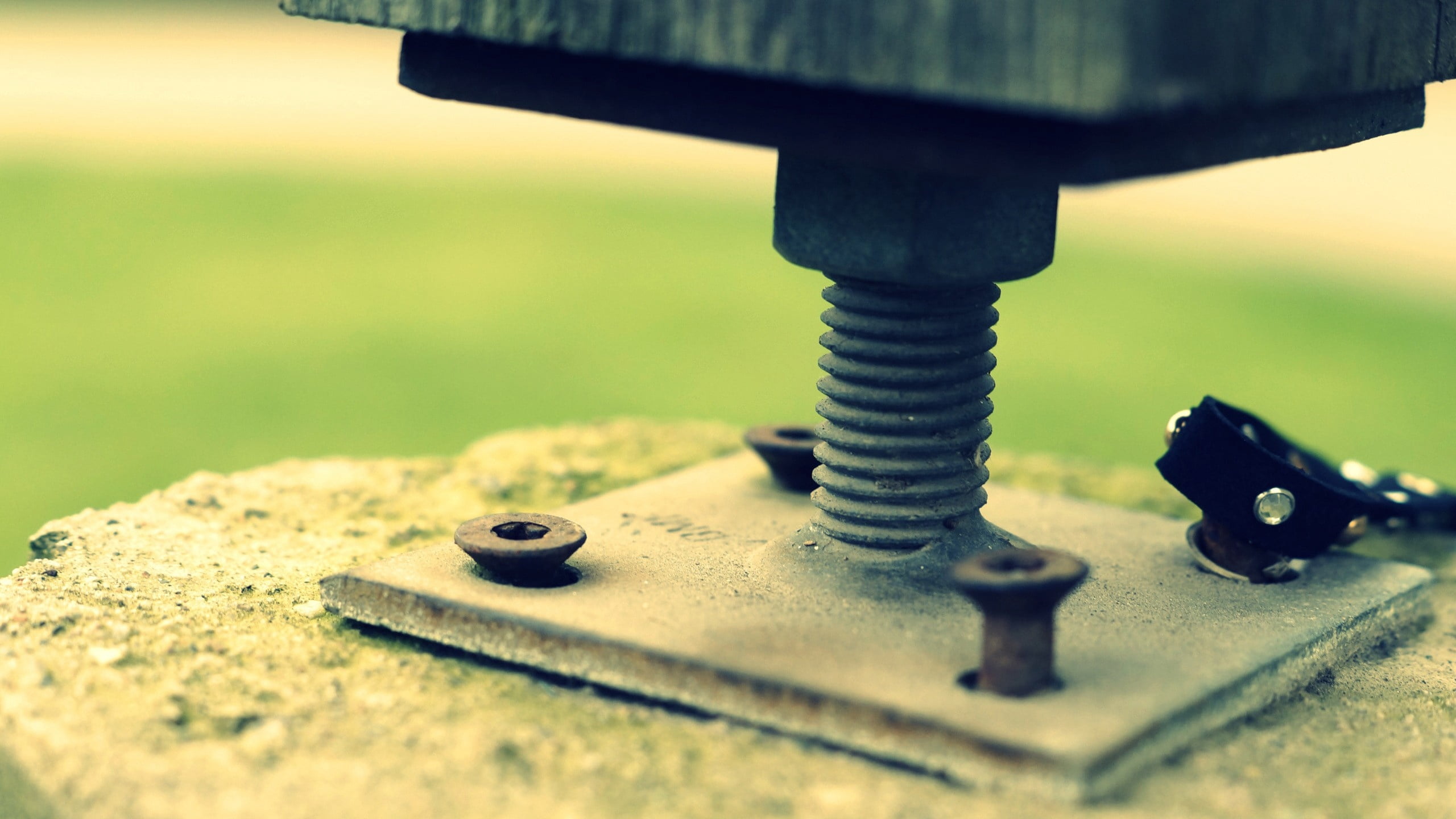 metal, outdoors, old, 2K, bolt, day, selective focus, focus on foreground, technology, control, close-up, nut - fastener, equipment, green color, black, HD Wallpaper