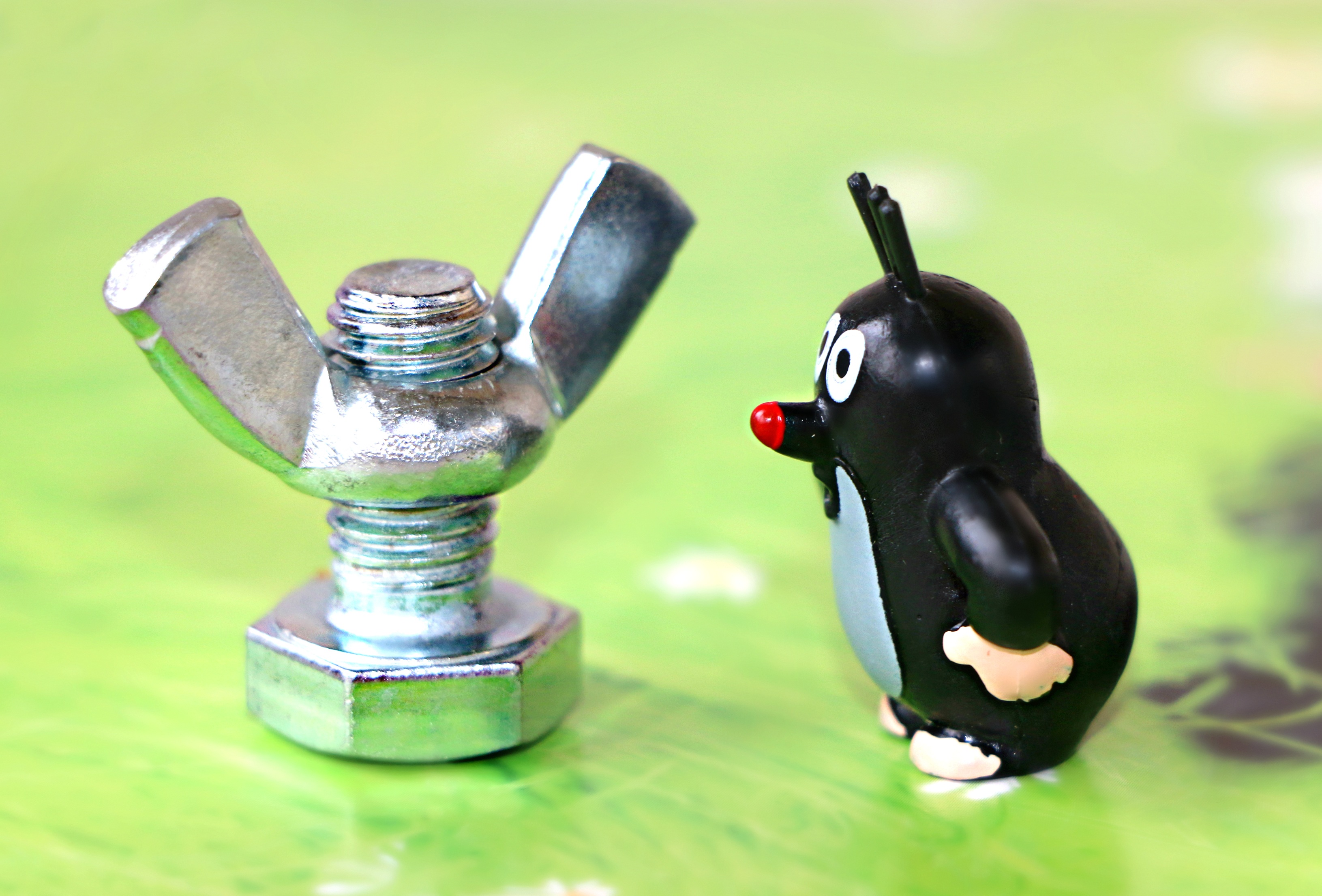 no people, green color, close-up, metal, 2K, construction, cartoon, figurine, group of objects, table, black color, grass, find, representation, thread, HD Wallpaper