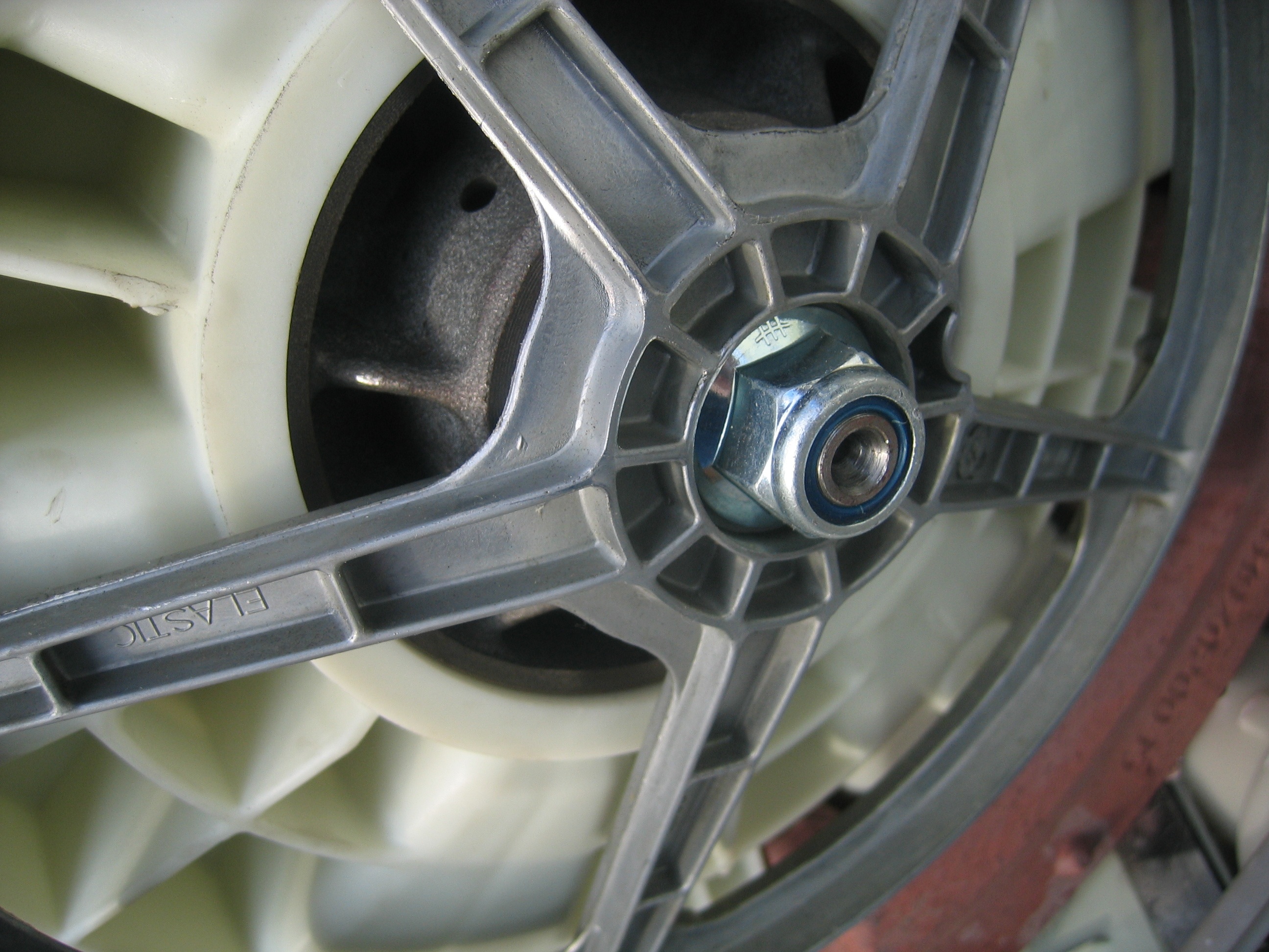 technology, machinery, chrome, spoke, mode of transportation, clean, motor vehicle, turn, vehicle part, metal, alloy, tire, metalworking, close-up, engine block, HD Wallpaper