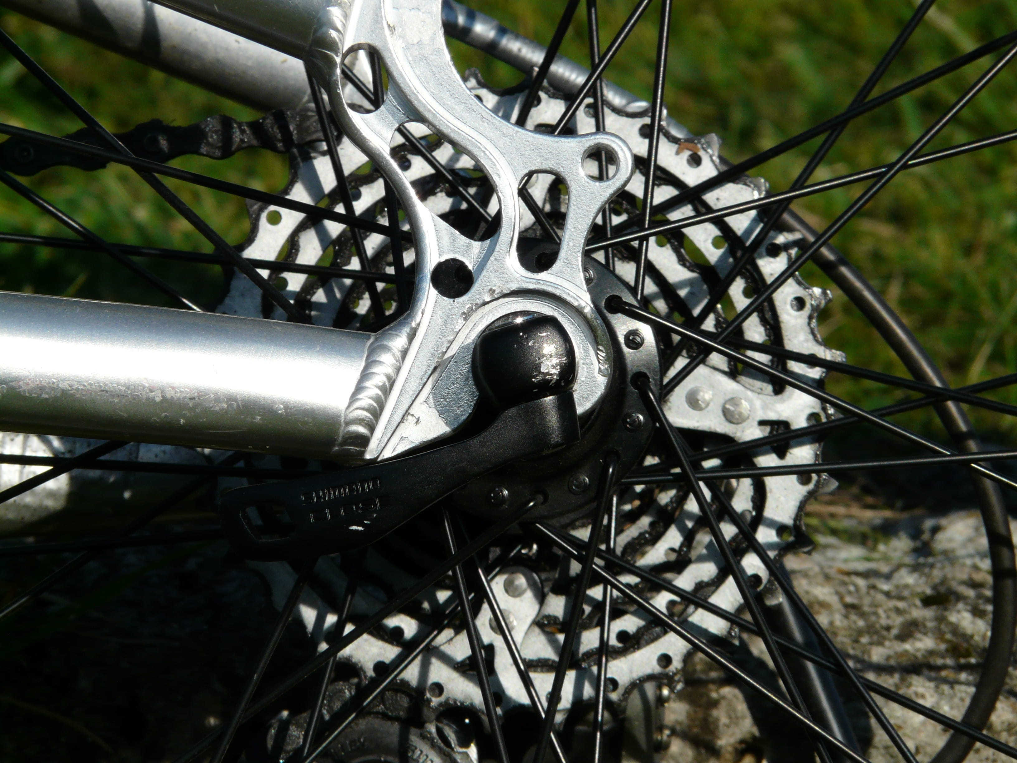 spokes, cycle, wreath, screw, land vehicle, day, quick release, construction, stationary, outdoors, mountain bike, silver colored, selective focus, clean, HD Wallpaper