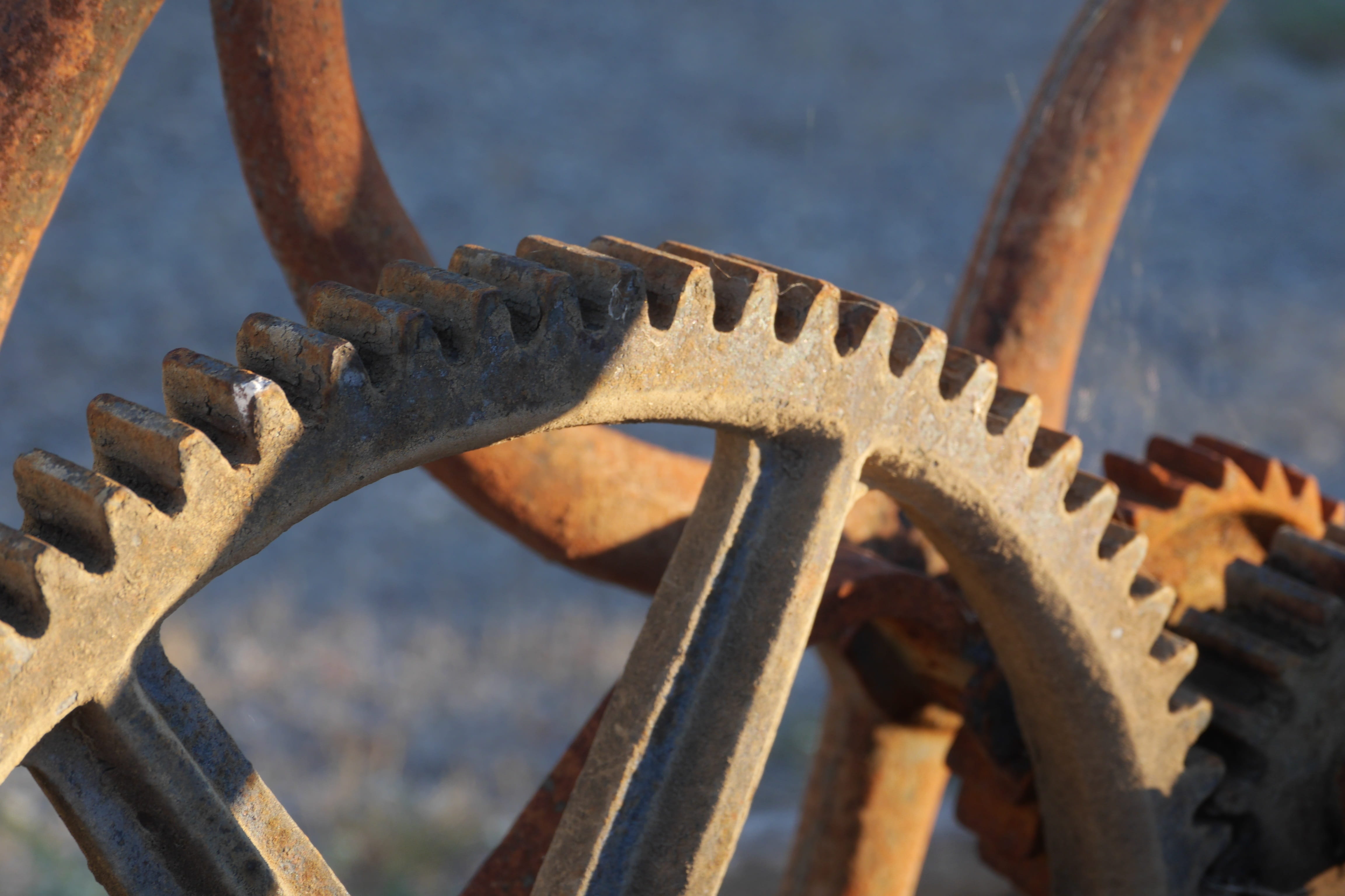 focus on foreground, france, notched, equipment, pattern, pulley, iron, industrial equipment, machinery, industrial, iron - metal, old, gear, 4K, day, HD Wallpaper