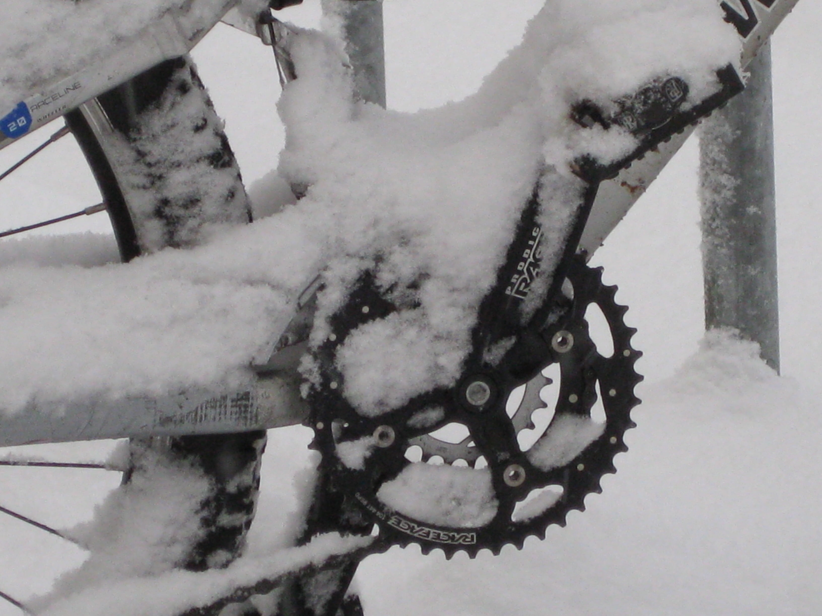 land vehicle, bicycle, Mountain Bike, outdoors, snow, architecture, bike, wheel, 2K, high angle view, day, circuit, frozen, snowing, white color, transportation, HD Wallpaper