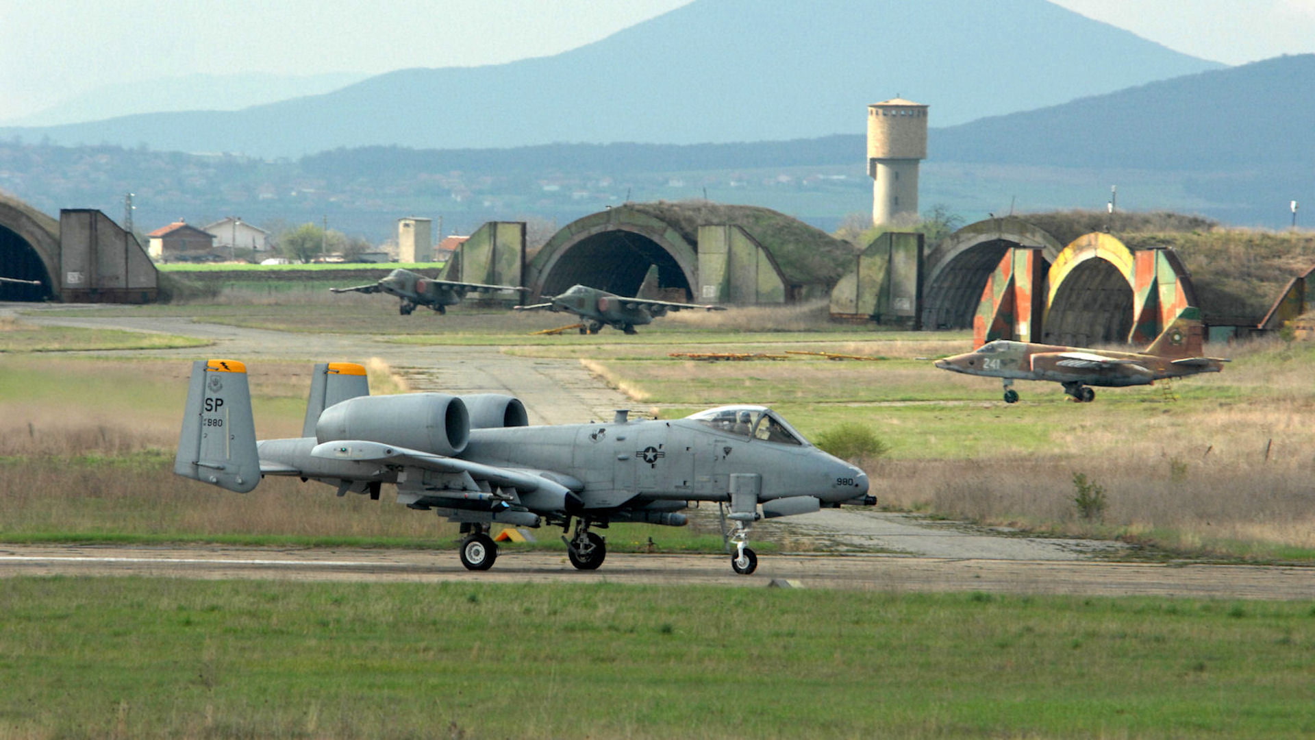 tower, Su-25, attack, A-10, 1080P, the airfield, Rook, Frogfoot, Fairchild, Thunderbolt II, Republic, hangars, HD Wallpaper