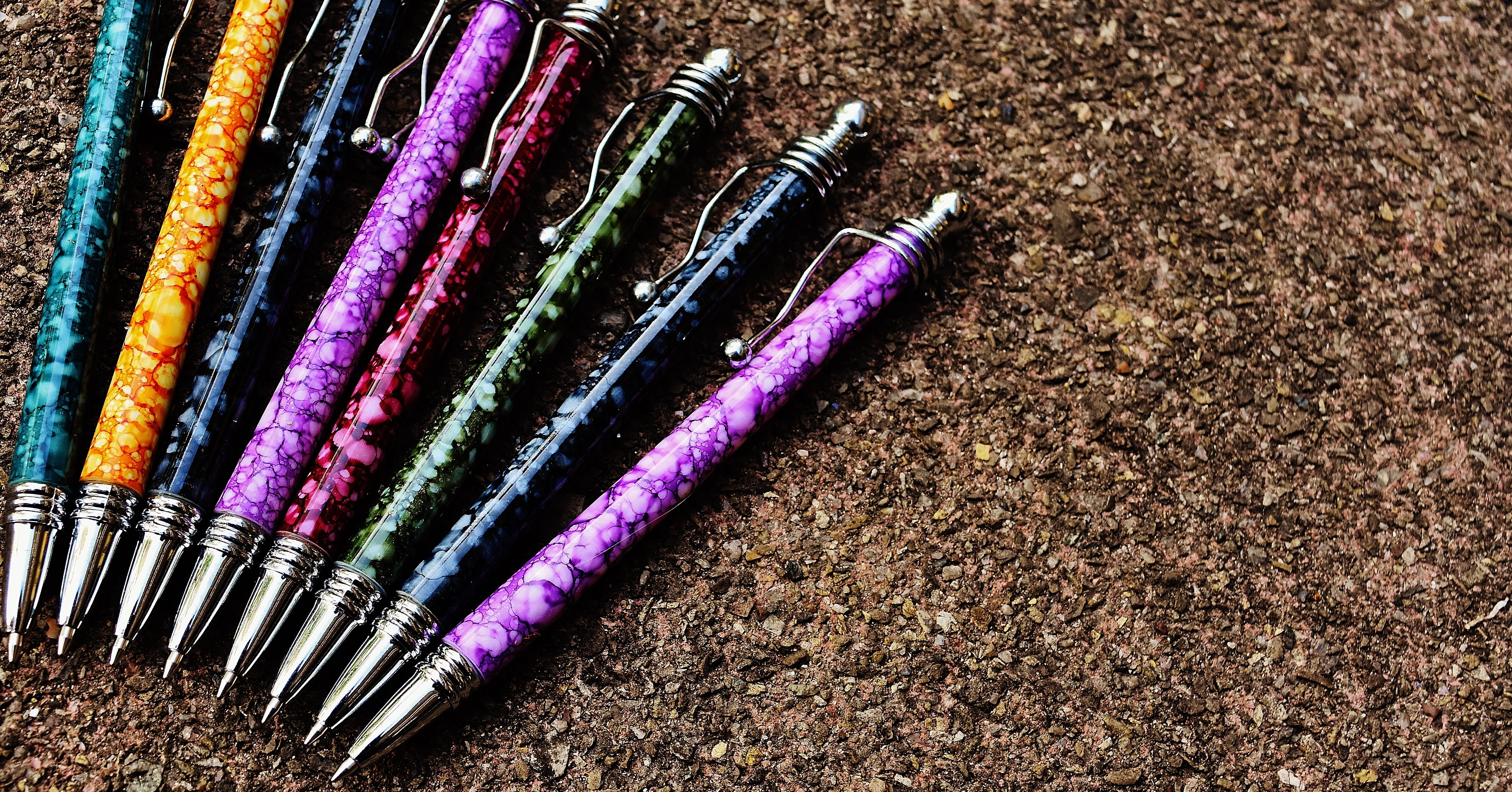 side by side, thread, multi colored, creativity, stationery, industry, no people, pen, marker pen, choice, color, purple, office accessories, textile industry, HD Wallpaper