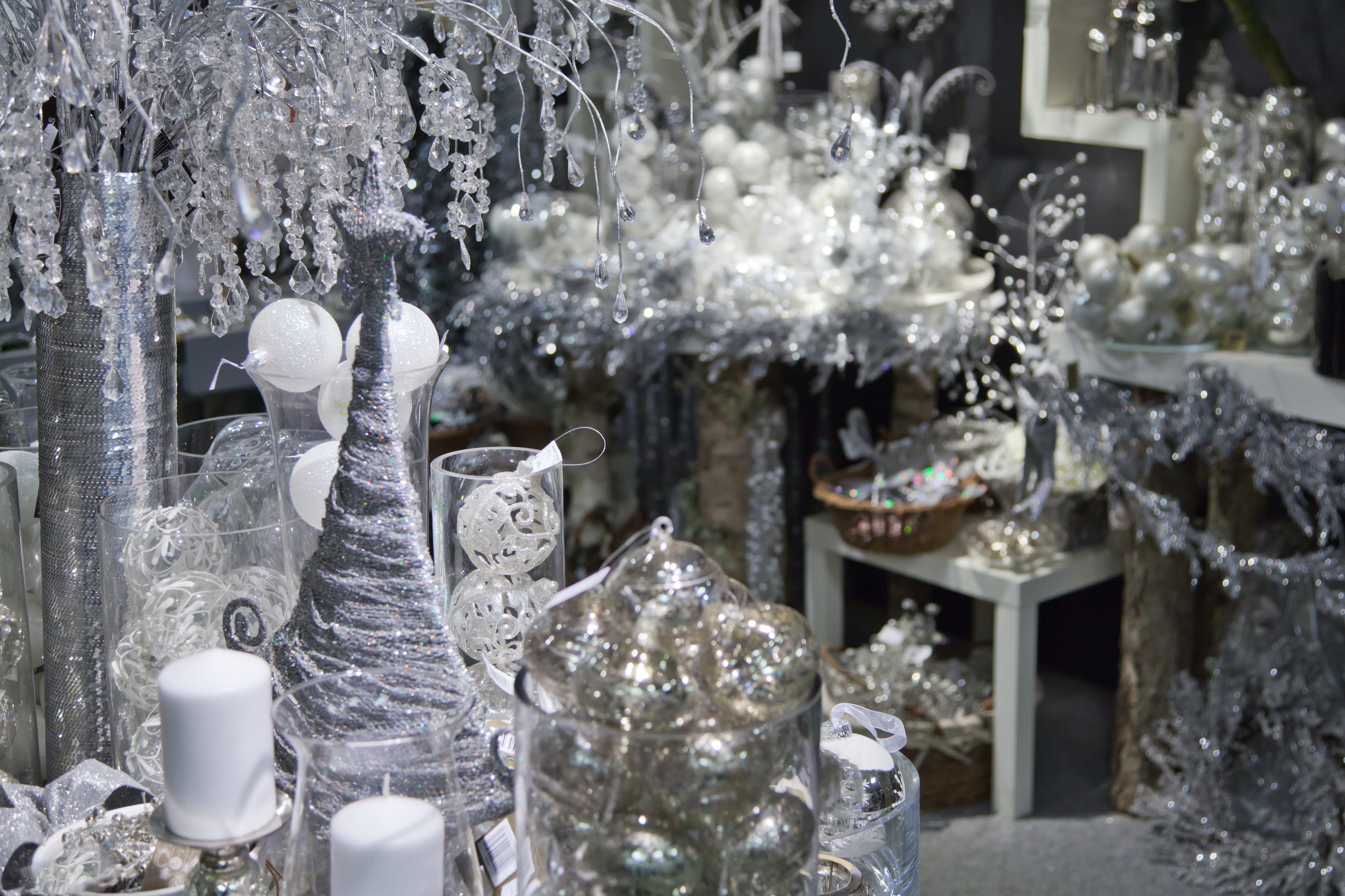 interior, close-up, shiny, no people, elegance, luxury, silver, ball, focus on foreground, large group of objects, arrangement, holiday, winter, xmas, white, HD Wallpaper