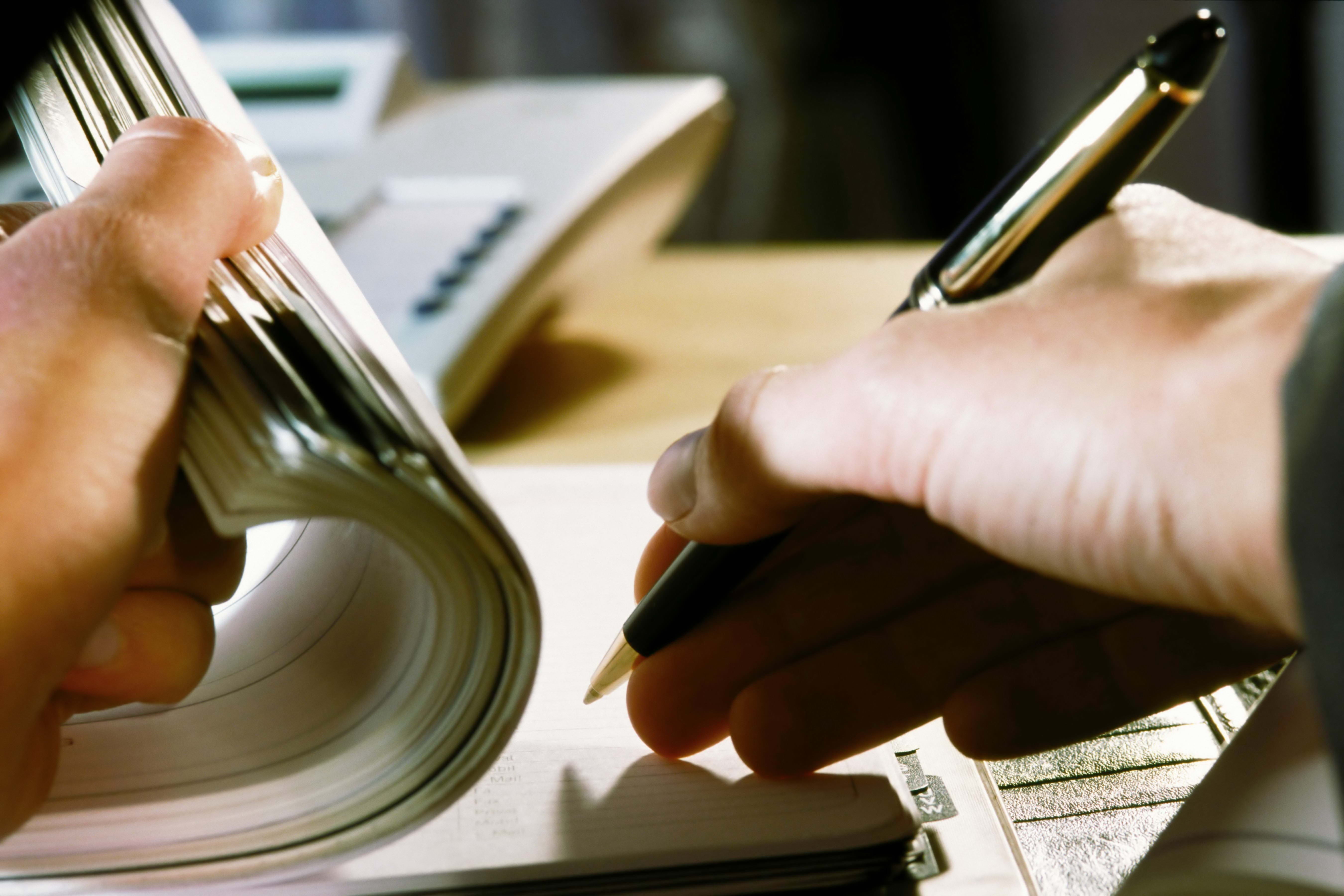 motion, table, writing, occupation, human Finger, men, pen, hand, indoors, corporate business, holding, business person, human body part, thumb, selective focus, HD Wallpaper
