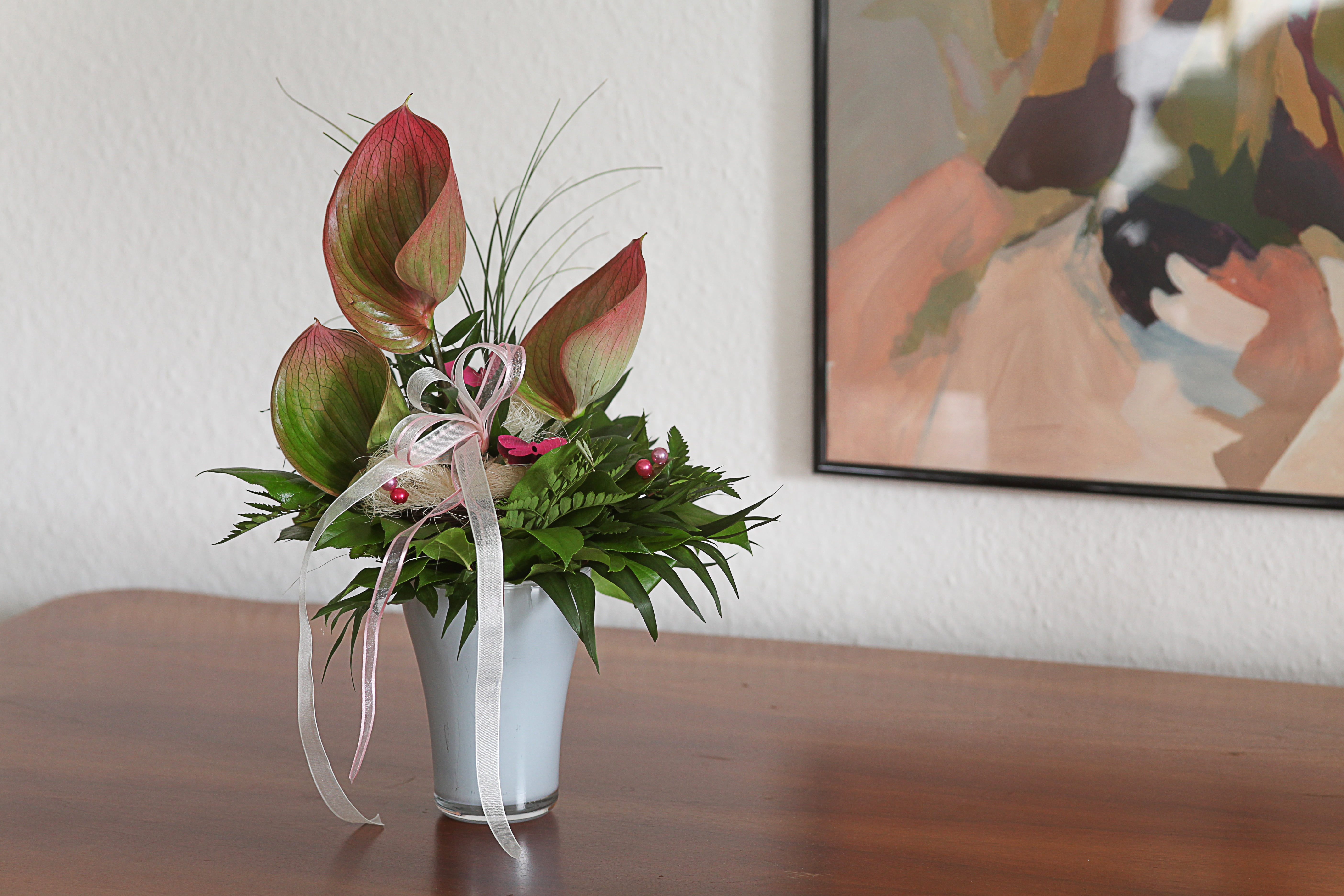 beige, greeting, wood - material, rose, beauty in nature, birthday card, wooden table, bouquet, flowering plant, clear, decoration, flower arrangement, HD Wallpaper
