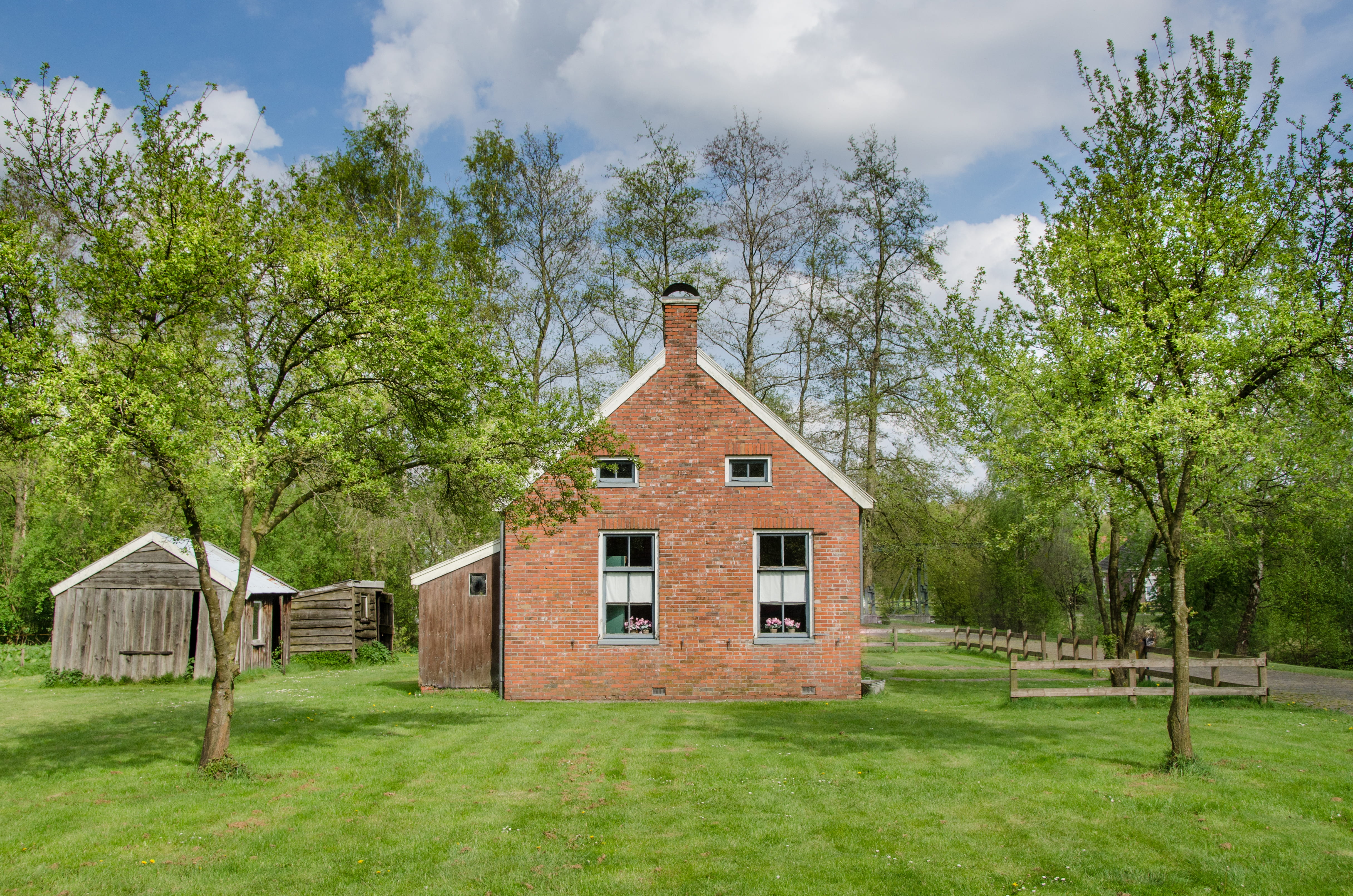 brickwall, architecture, growth, green, yard, tree, nature, family, barn, residential district, day, wood, 4K, beauty in nature, traditional, expression, HD Wallpaper