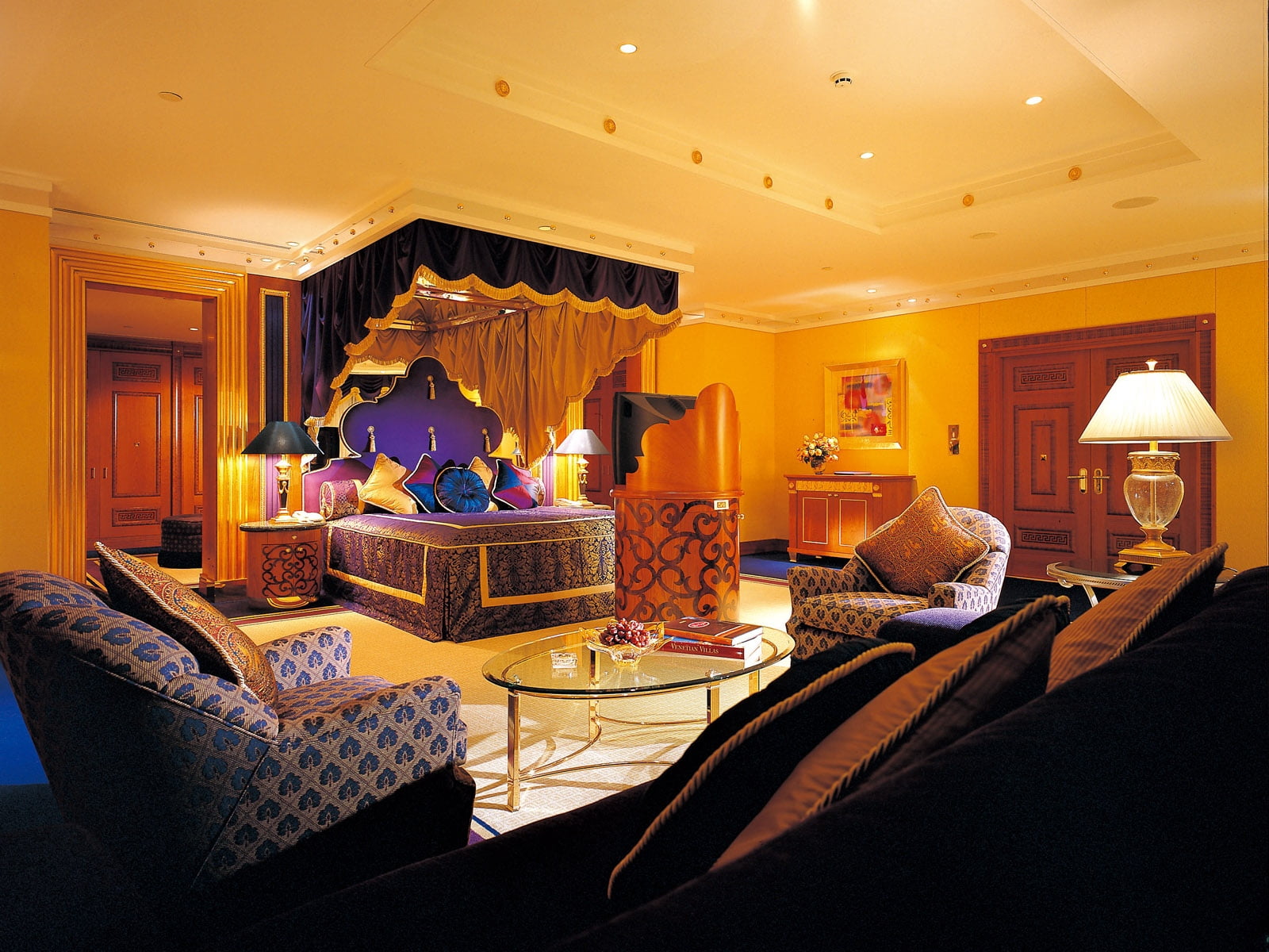 design, lifestyles, bedroom, interior, indoors, home Interior, flooring, brown, table, house, lighting Equipment, illuminated, 720P, comfortable, luxury hotel, HD Wallpaper