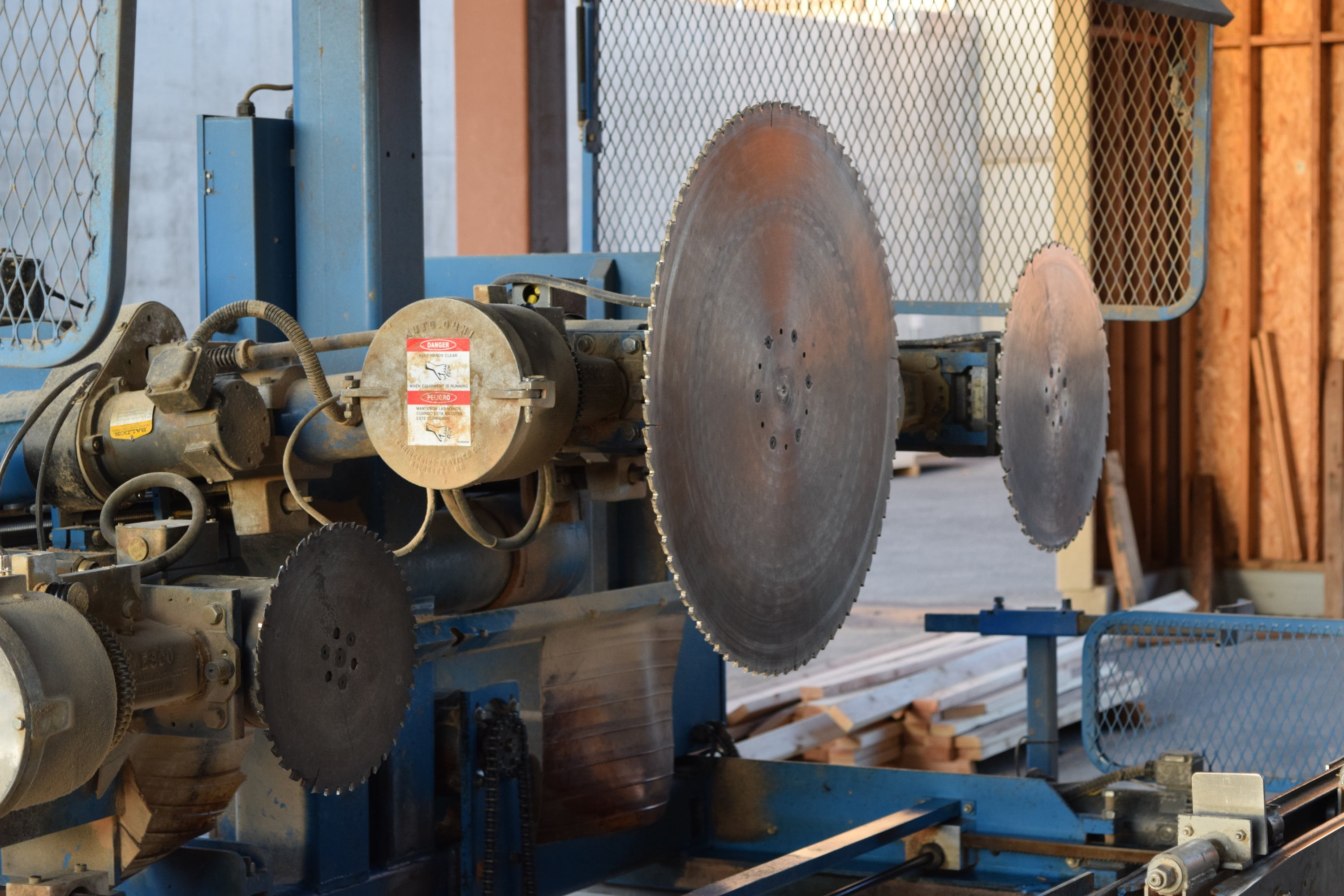 manufacturing equipment, still life, day, automated saw, focus on foreground, component saw, wood - material, no people, factory, built structure, large group of objects, HD Wallpaper