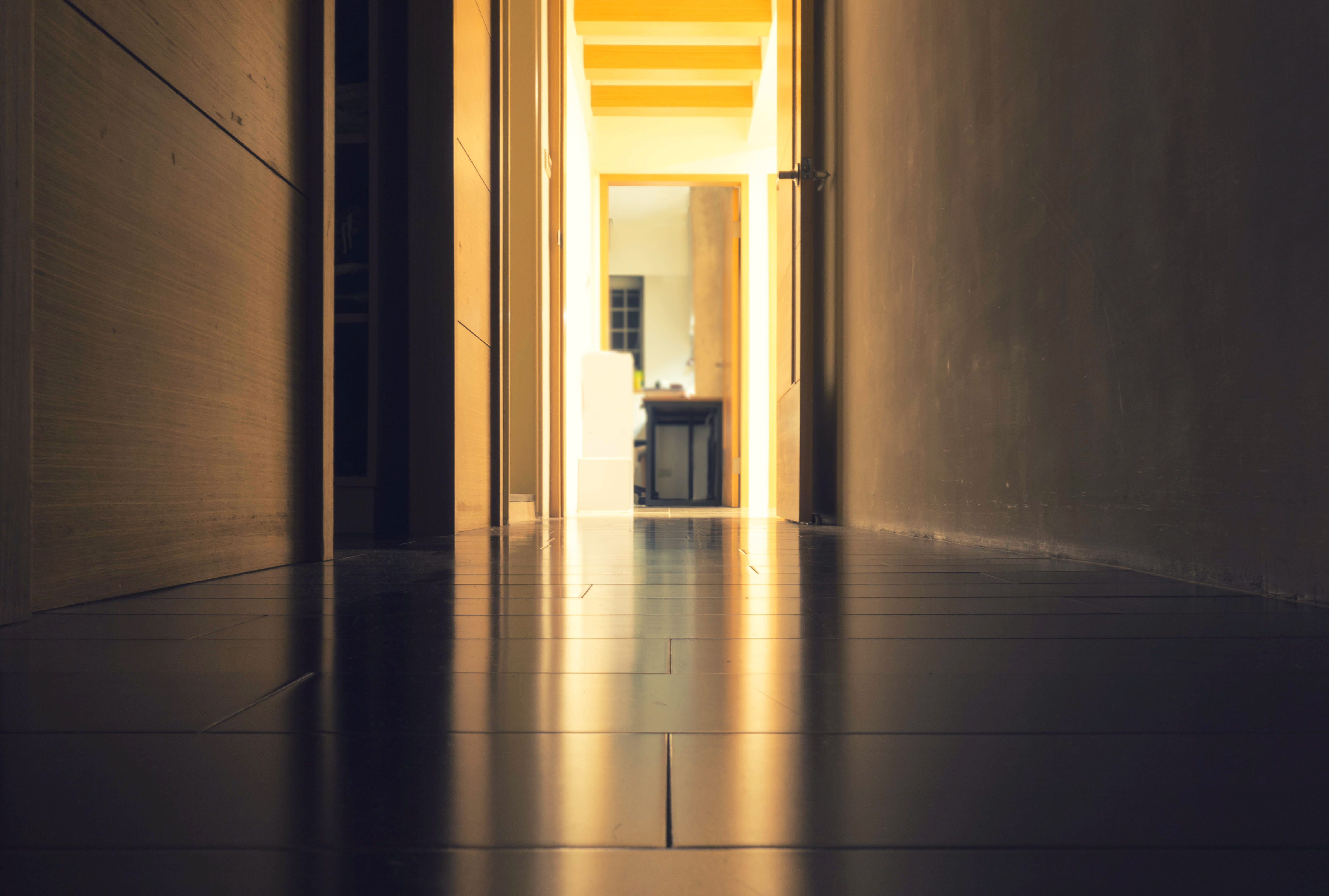 hallway, sephia, interior, light, photo, wall, worm, tile, the way forward, corridor, indoors, built structure, sunlight, arcade, eye, door, illuminated, HD Wallpaper