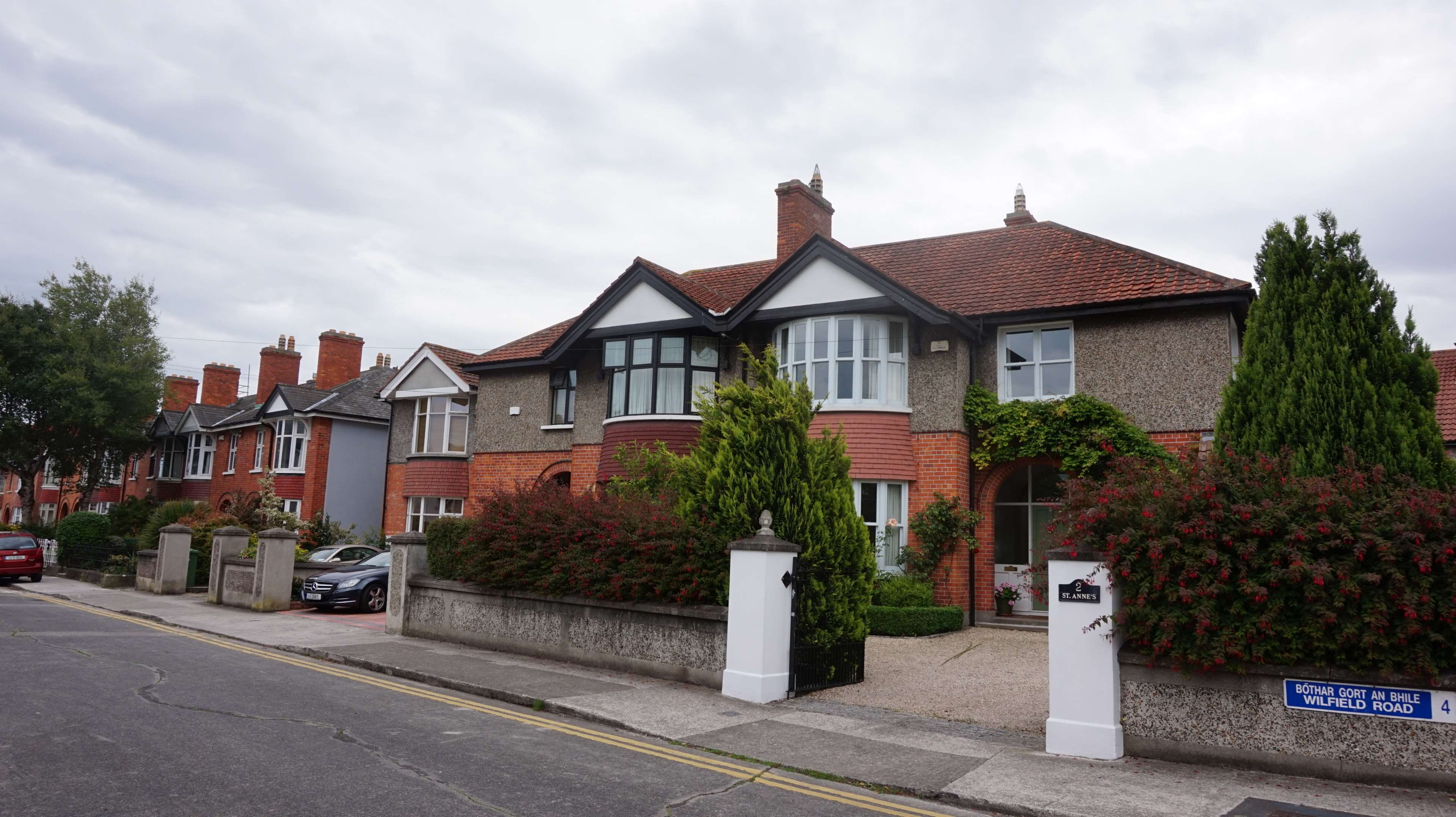 footpath, building, ireland, sky, city, street, row house, transportation, home ownership, nature, cloud - sky, suburb, building exterior, sidewalk, plant, HD Wallpaper