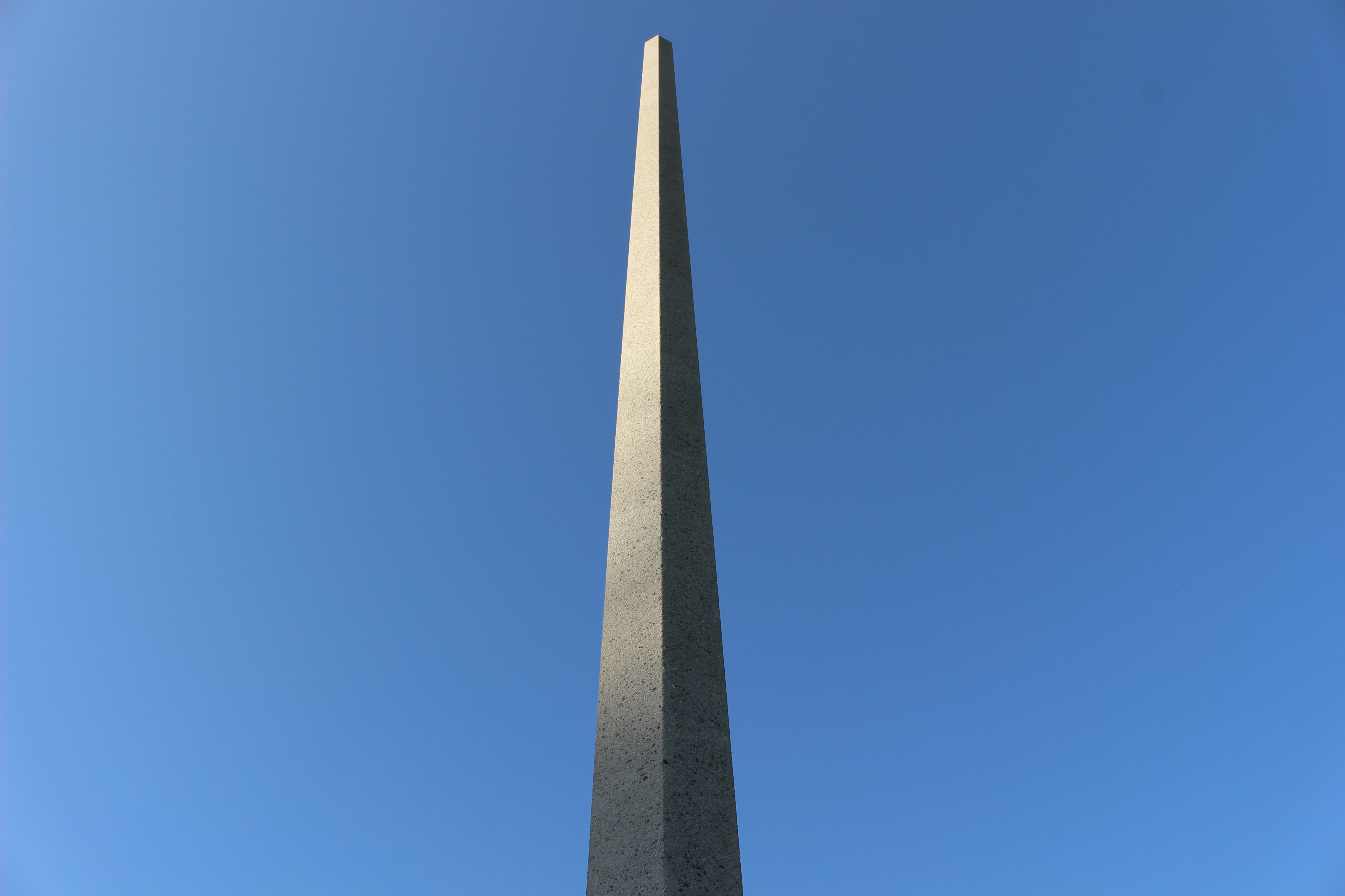 architectural column, city, art, architecture, sunlight, sport, sky, tall - high, climb, no people, built structure, outdoors, pillar, metal, penetrate, HD Wallpaper