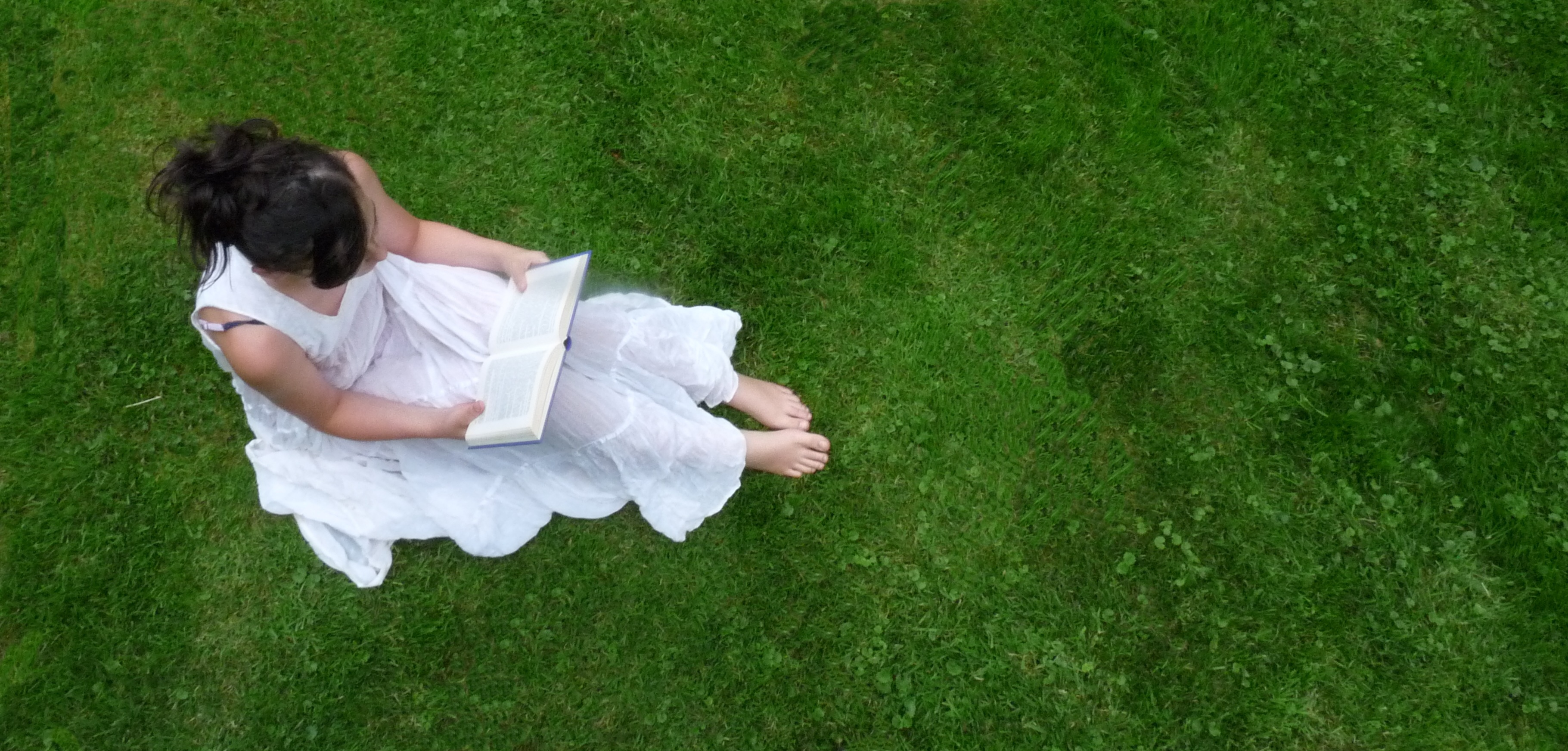gradd, one person, book, contemplation, women, child, nature, lying down, white, white color, day, people, relaxation, adult, woman, literature, full length, HD Wallpaper