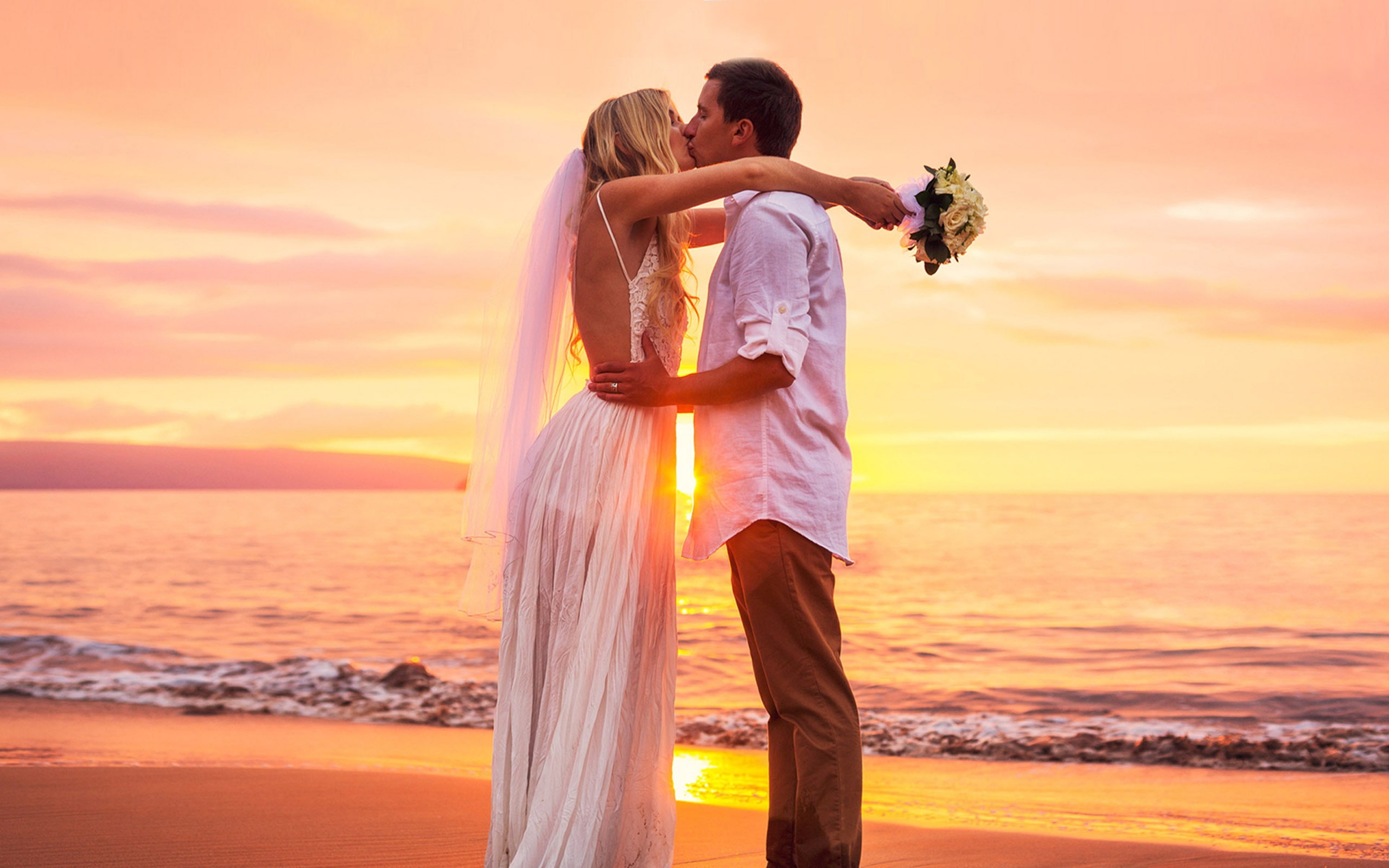 marriage, images, newly, cute, kiss, married, beach, 2K, couple, sunset, hd, HD Wallpaper