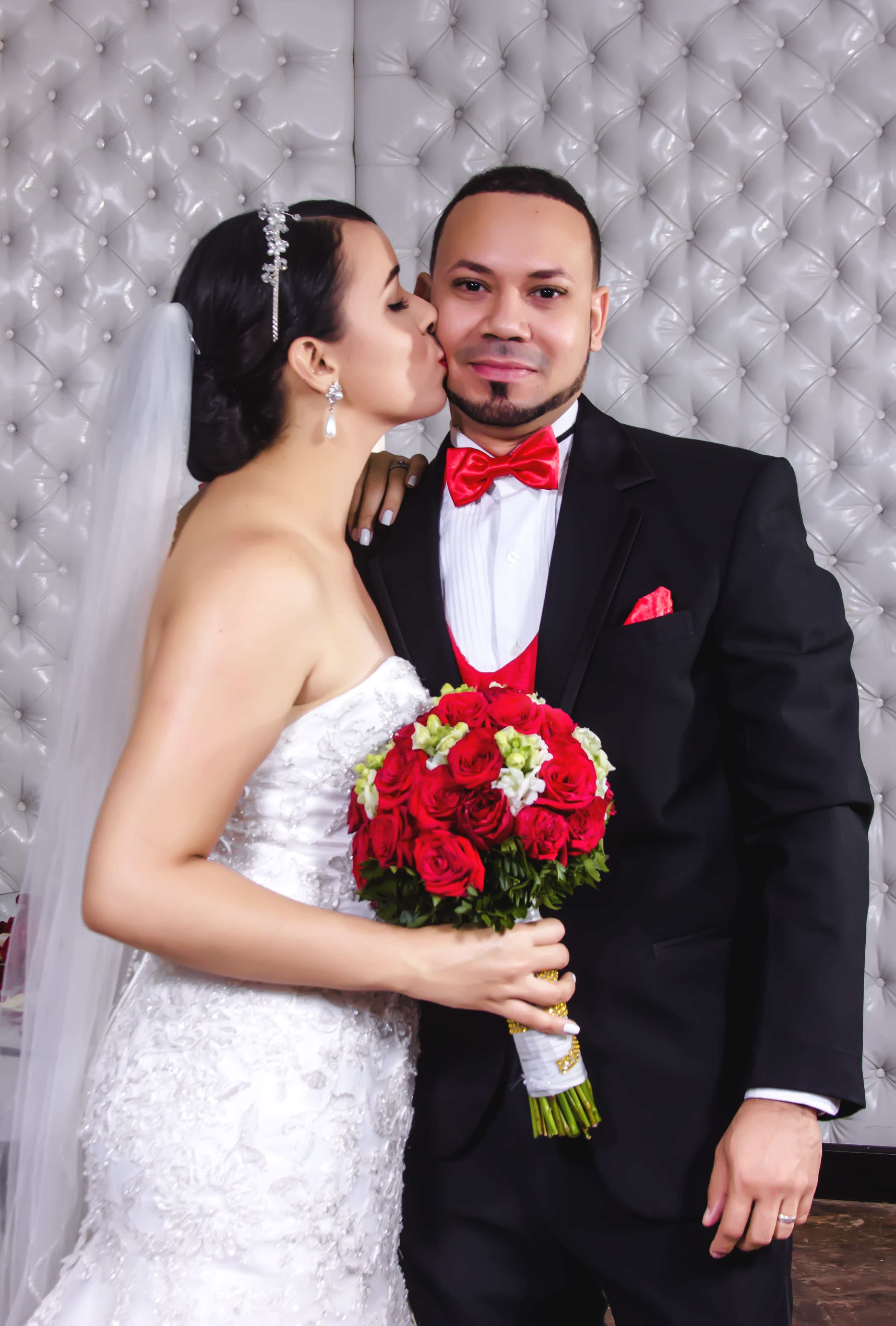 boyfriend, newly married, flower arrangement, grooms, wedding, young couple, newlywed, ceremony, wife, newlyweds, happiness, bride, couple - relationship, Phone HD Wallpaper