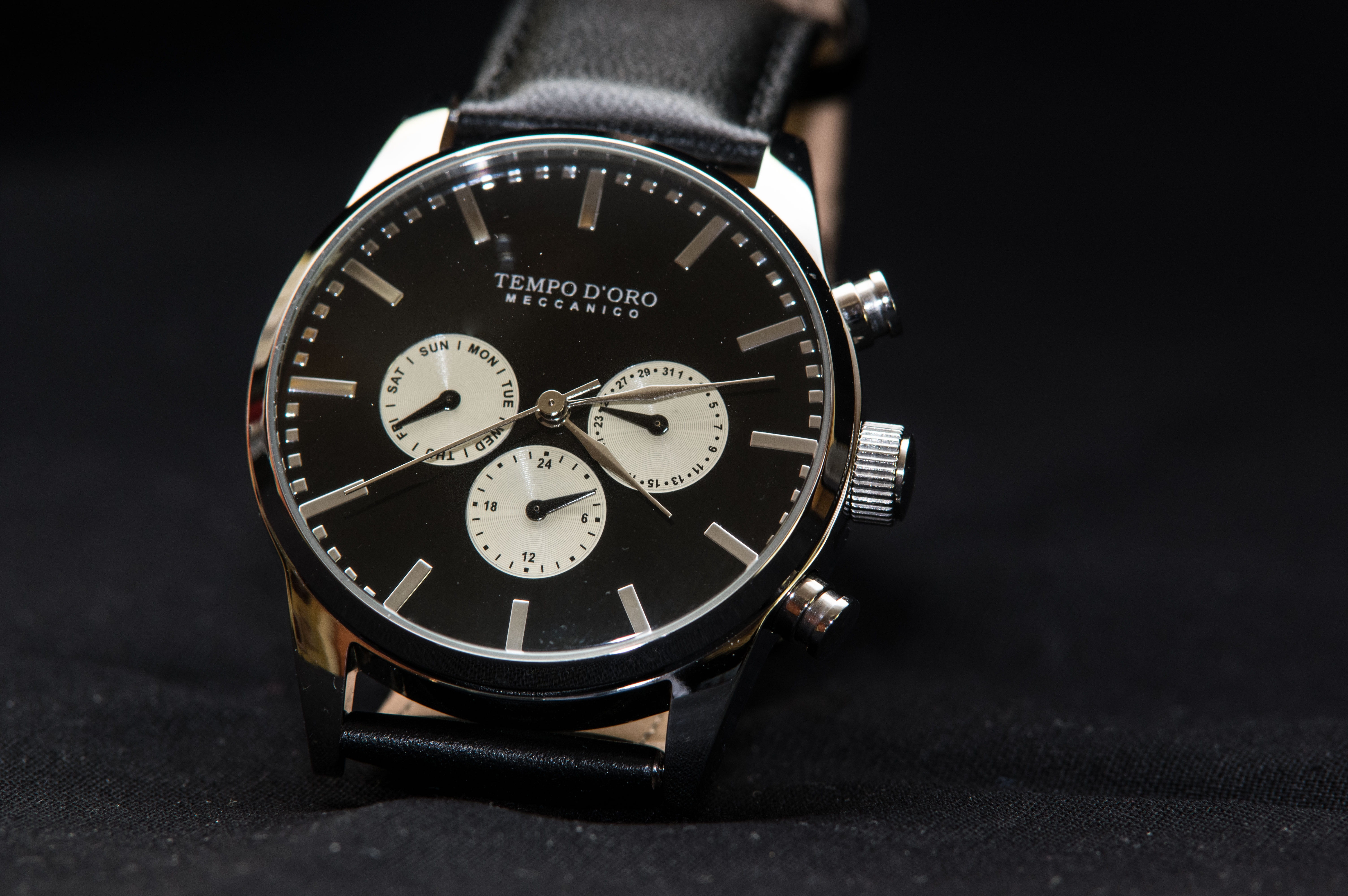 no people, time indicating, accuracy, minute hand, indoors, seconds, black background, 5K, still life, dial, man made, instrument of time, date display, HD Wallpaper