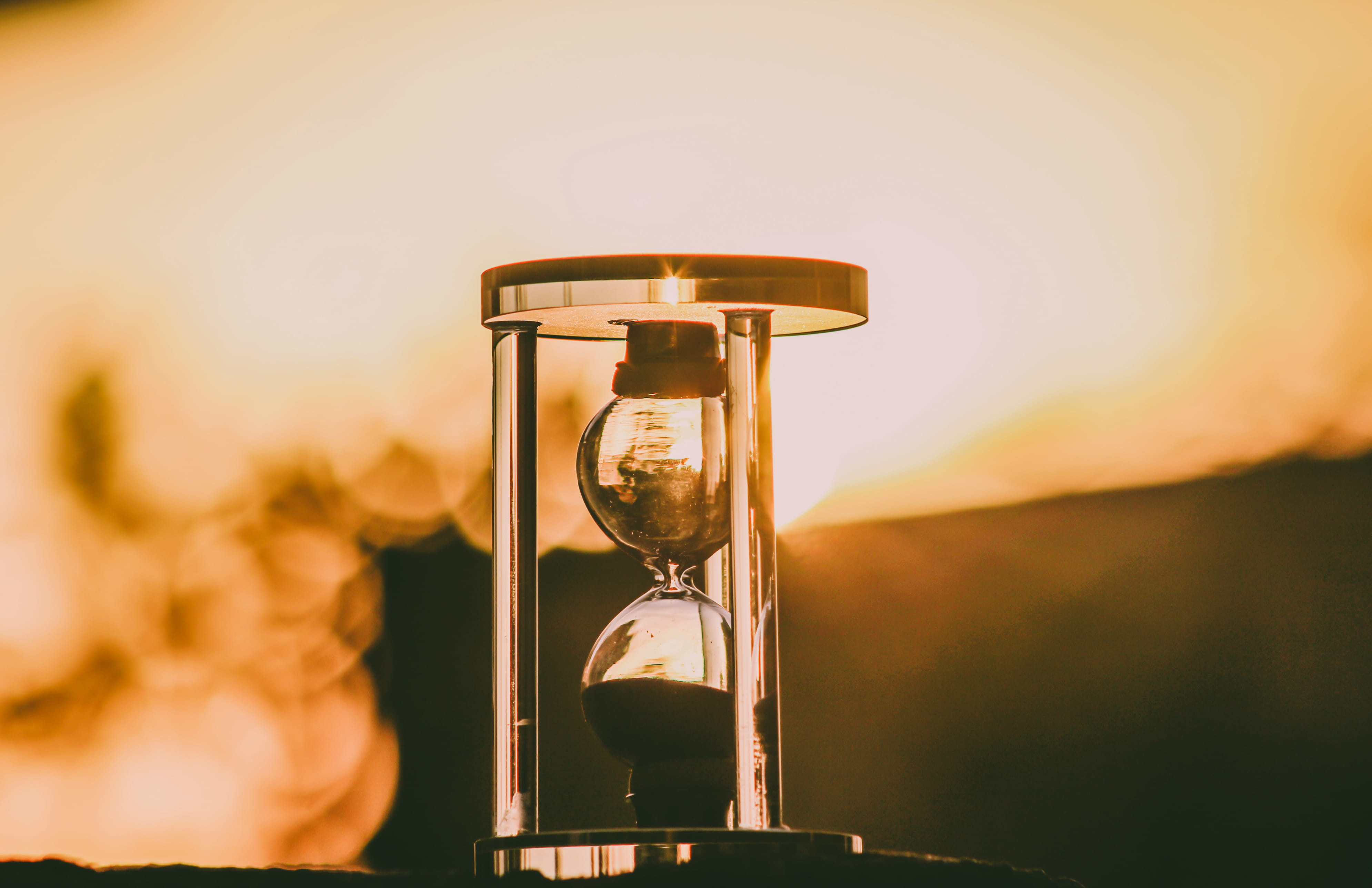 hourglass, timer, focus, accuracy, hours, light, container, time, sunset, focus on foreground, single object, dawn, glass, land, indoors, photography, transparent, HD Wallpaper