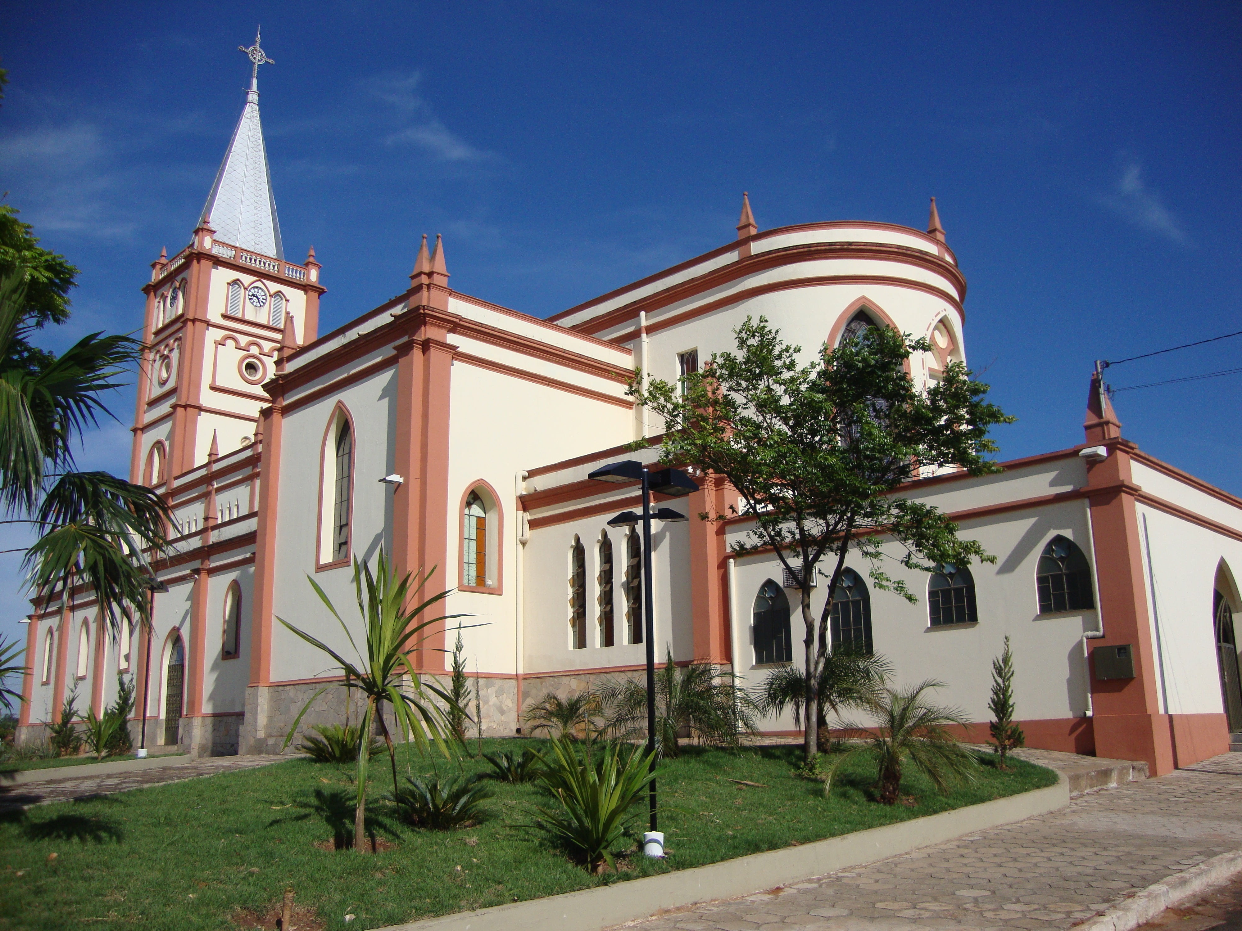 plant, array, luxury, faith, no people, architecture, tropical climate, st joseph church, tree, building exterior, sky, architectural column, facade, building, HD Wallpaper