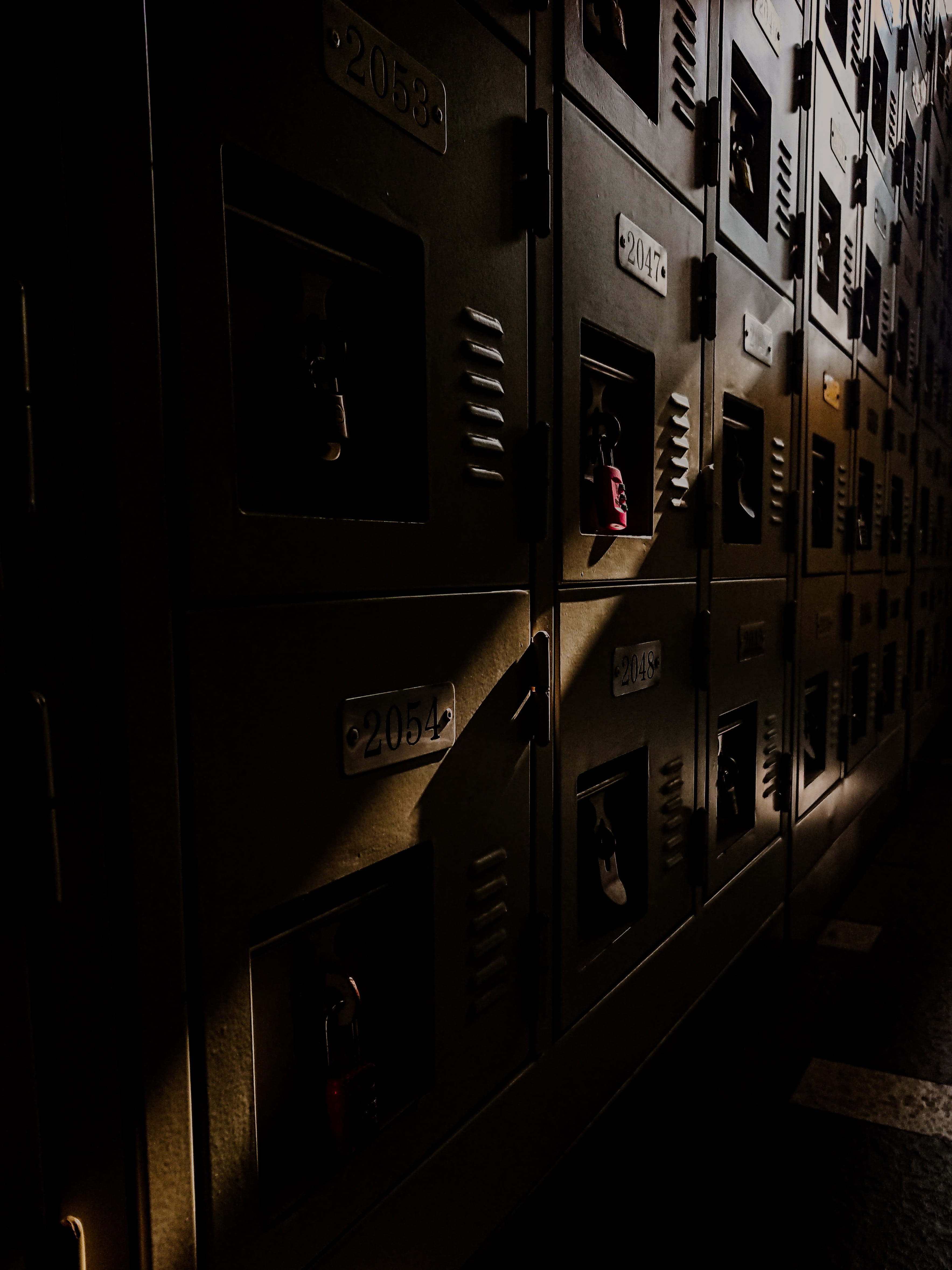 gold, shadows, appliance, communication, transportation, western script, lockers, kitchen, gray, oven, equipment, text, vehicle, creativity, Phone HD Wallpaper
