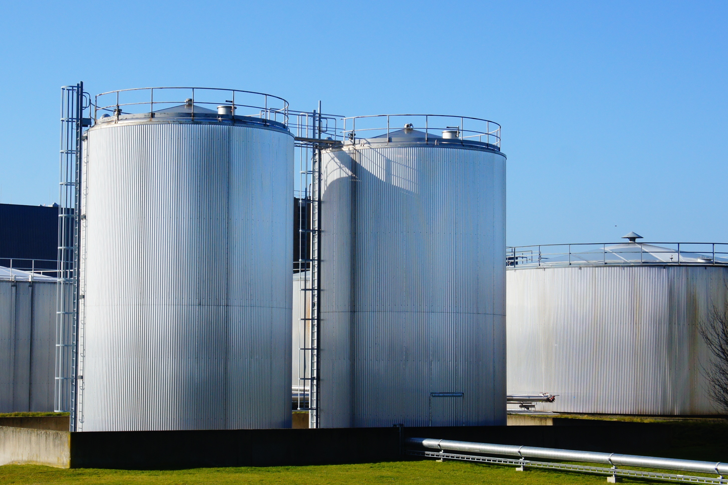 2K, chemistry, sky, container, storage compartment, storage tank, storage, fuel storage tank, silos, architecture, pipes, silver colored, outdoors, nature, HD Wallpaper