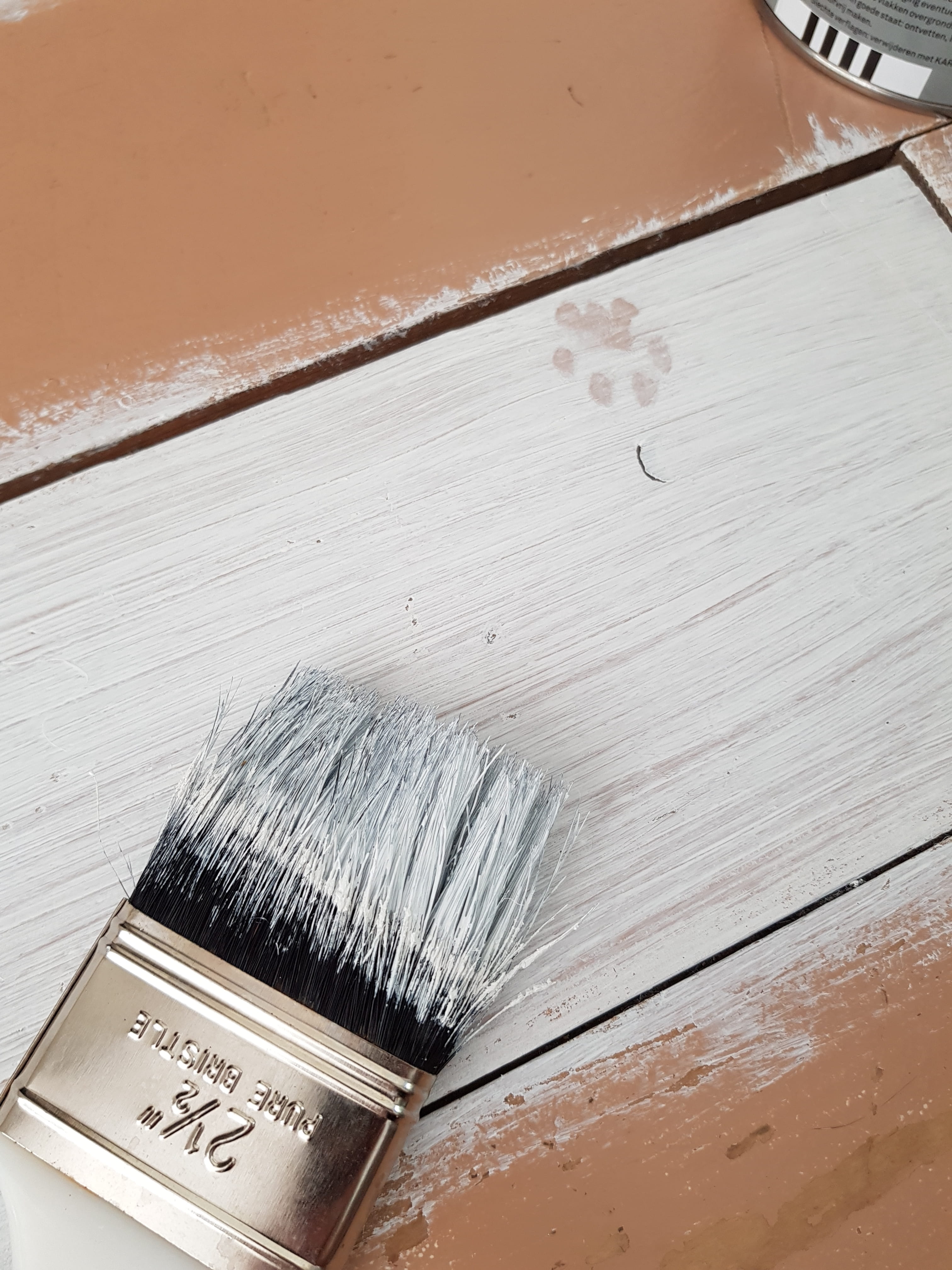 cleaning, wooden, broom, indoors, sweeping, painting, white, storage compartment, surface, clean, paintbrush, home improvement, no people, equipment, table, Phone HD Wallpaper