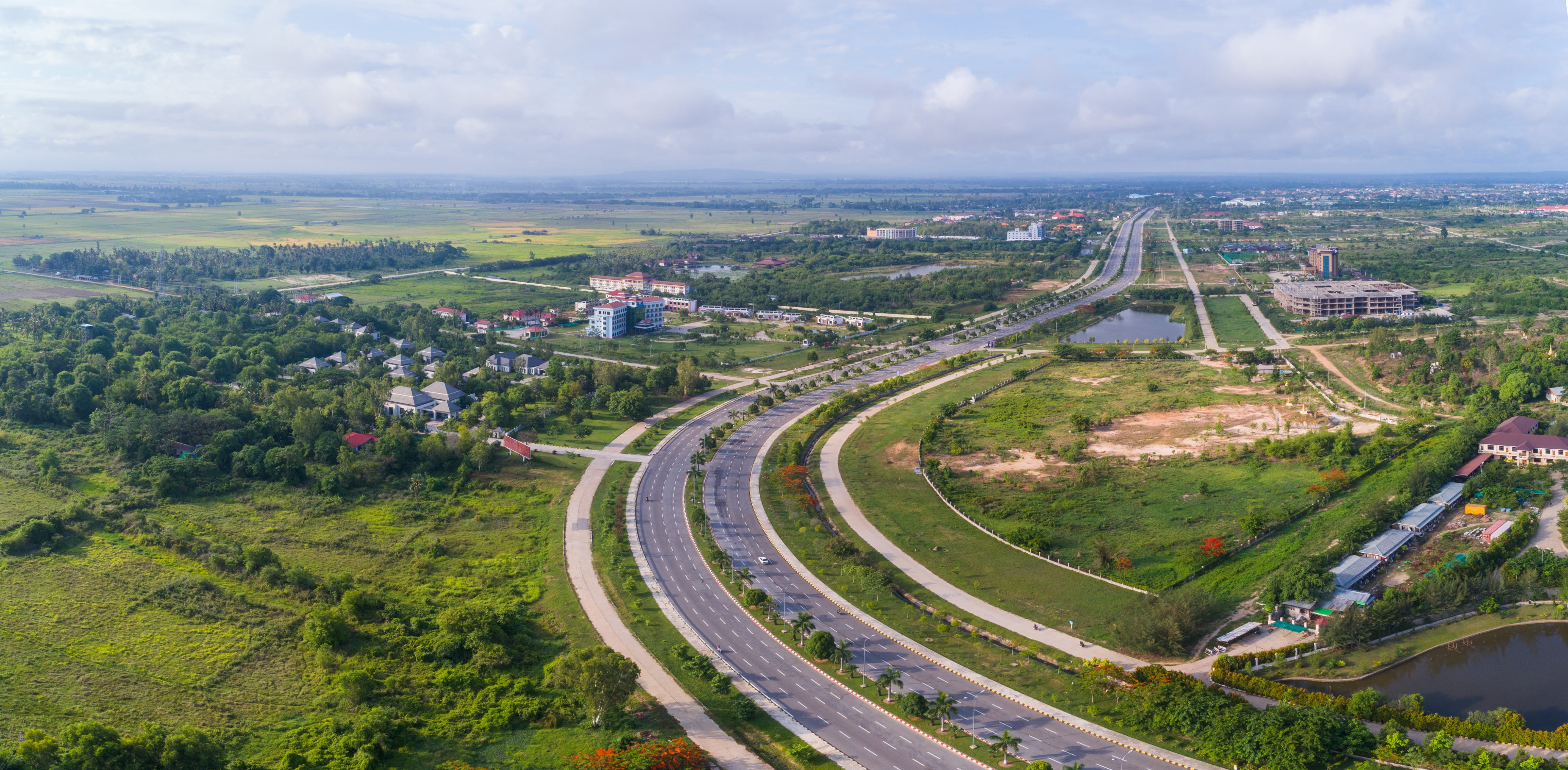 urban, day, environment, plant, cloud - sky, green color, scenics - nature, 5K, multiple lane highway, landscape, nay pyi taw, road, roads, sky, myanmar (burma), HD Wallpaper