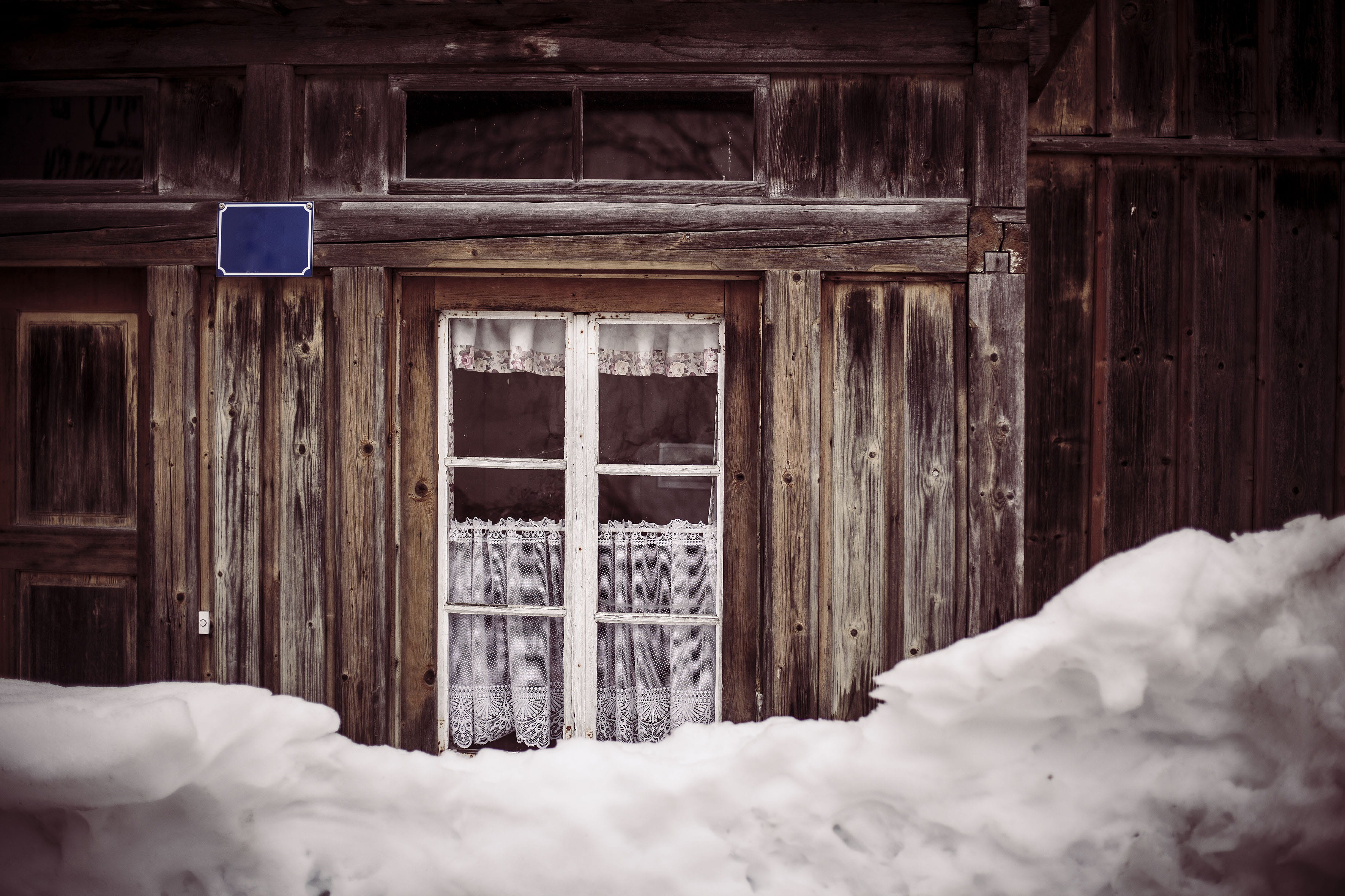 architecture, no people, covering, wooden, countryside, snow, frozen, built structure, house, banister, cold temperature, white color, day, blizzard, germany, HD Wallpaper