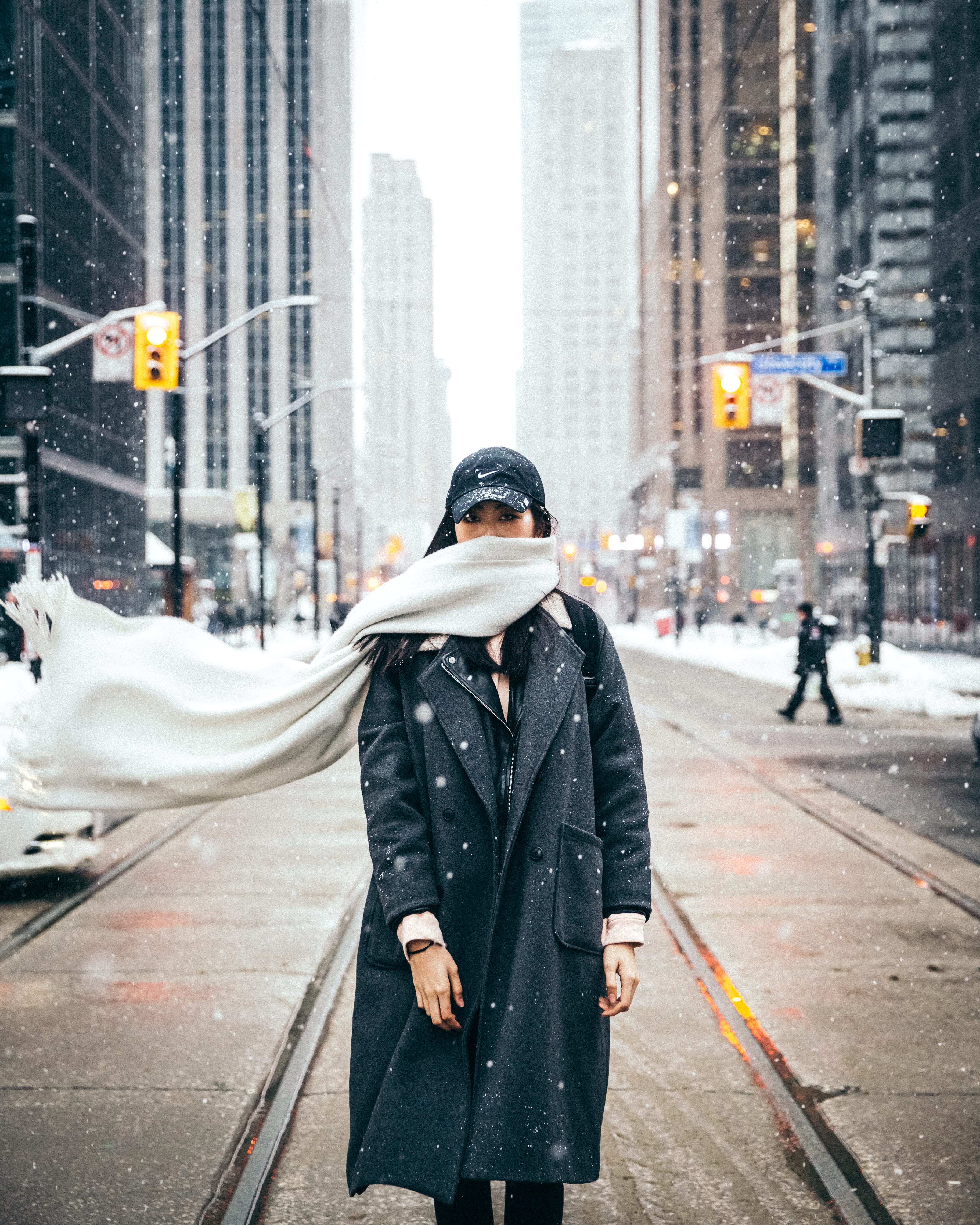 winter, lifestyles, city, cold temperature, transportation, 4K, architecture, road, middle, woman, snow, clothing, portrait, snowing, outdoors, day, real people, Phone HD Wallpaper
