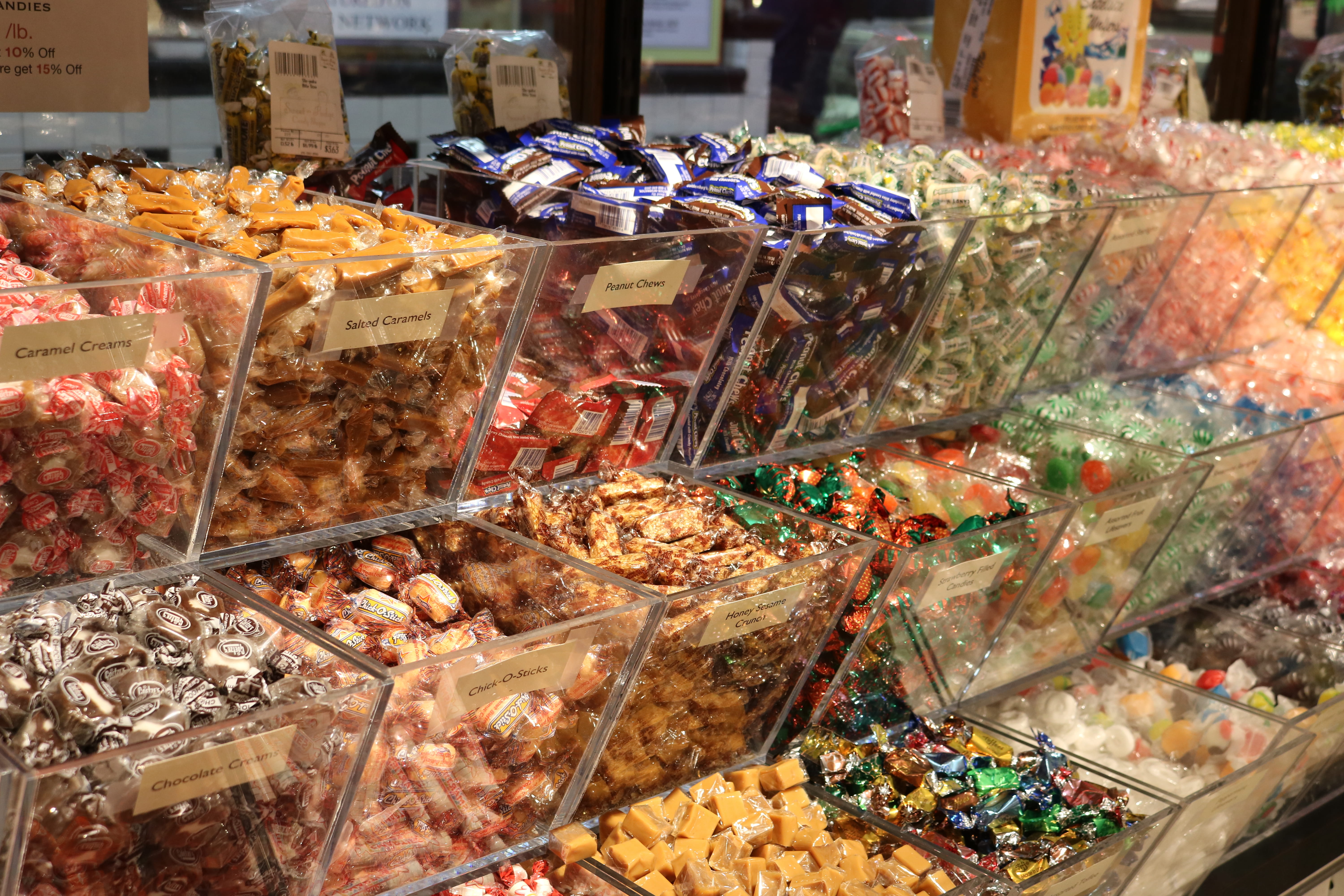 sea life, lobster, no people, choice, candy shop, cake, sweets, store, large group of objects, penny candy, sale, 5K, variety, cream, market stall, confectionery, HD Wallpaper