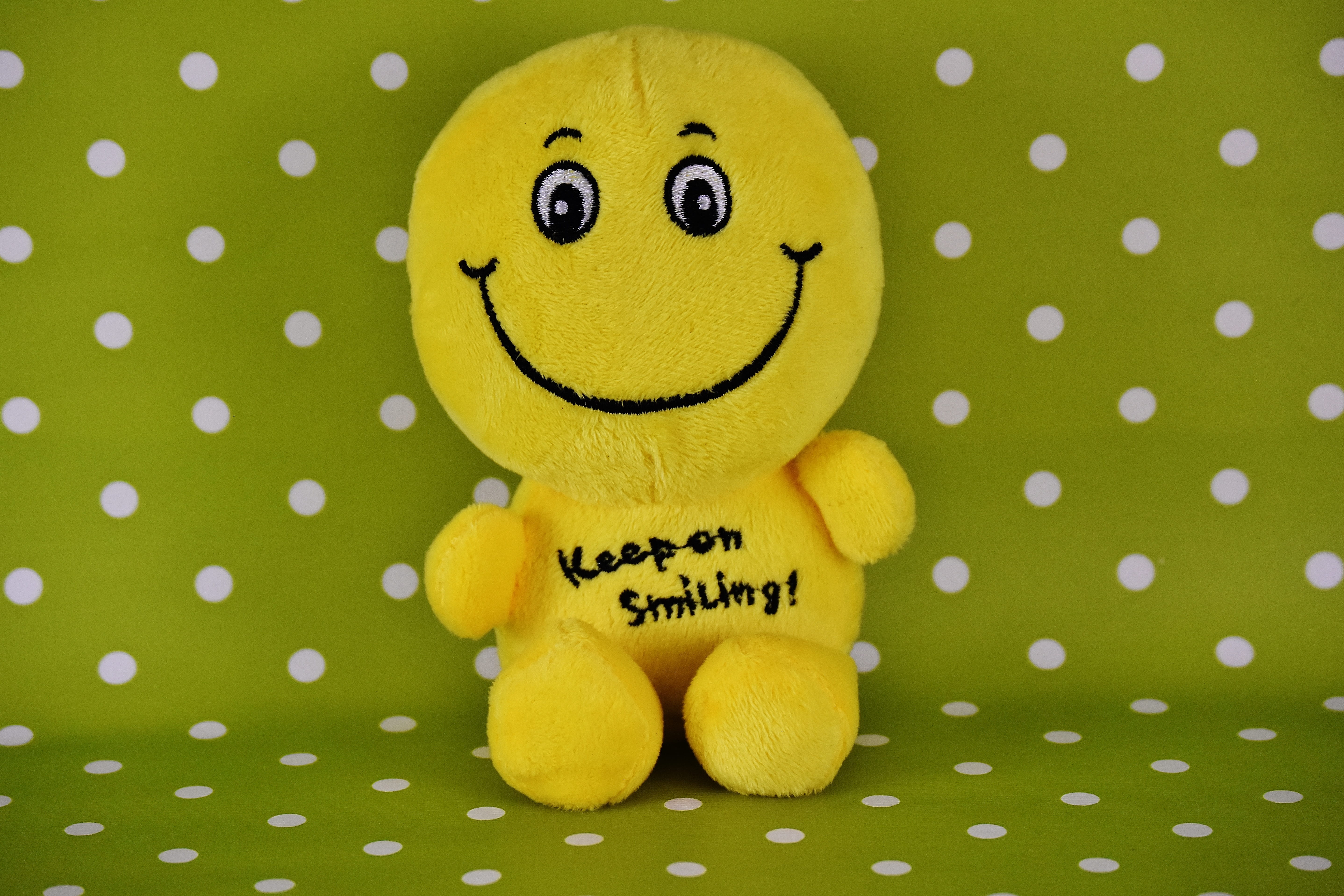 animal themes, creativity, 5K, smile, anthropomorphic smiley face, polka dot, close-up, toy, indoors, text, Points, Smiley, yellow, no people, Background, HD Wallpaper
