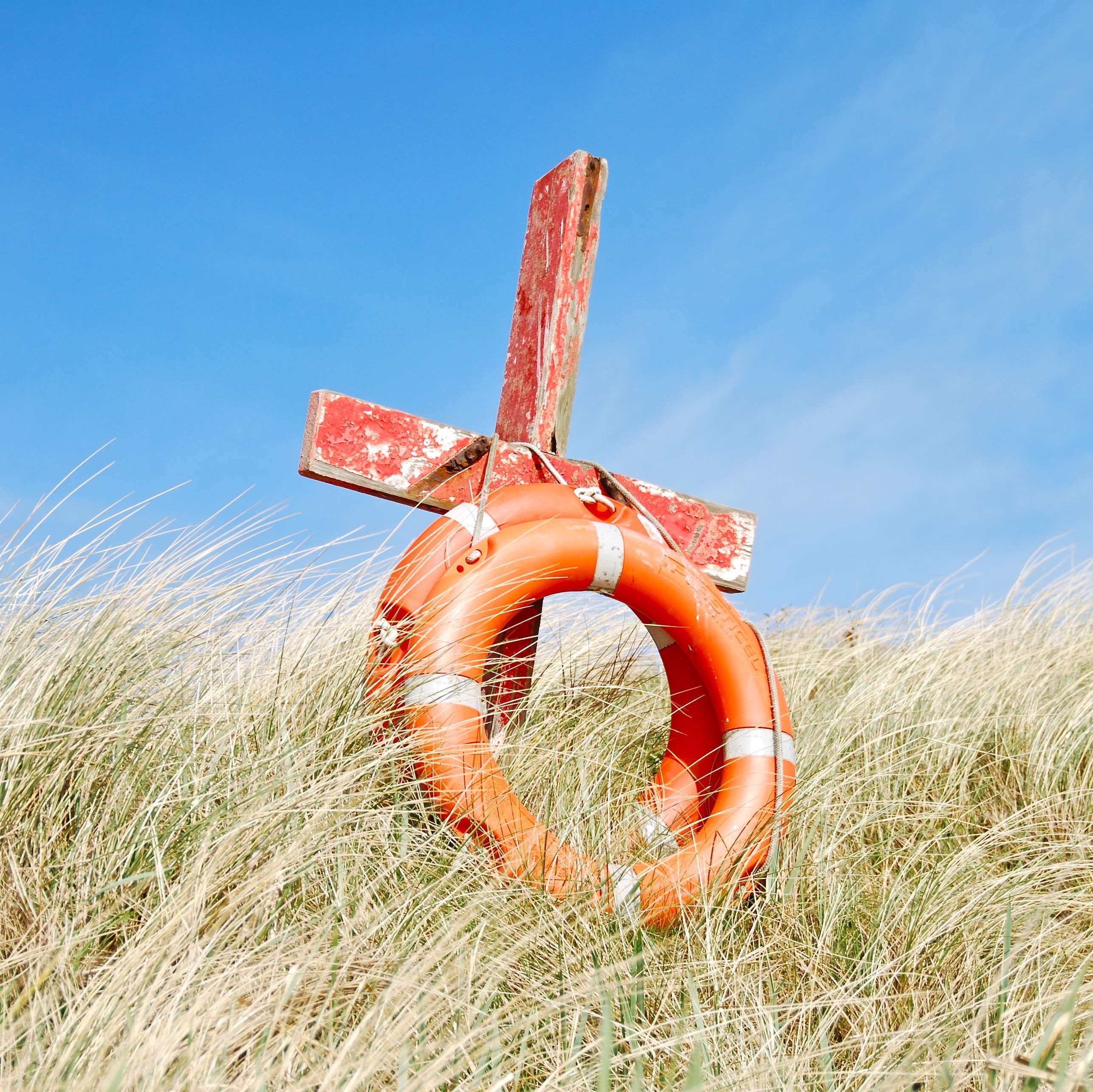 equipment, circle, survival, safety, sky, blue sky, field, nature, orange color, 2K, rural scene, safe, pole, sunlight, rescue, beauty in nature, land, HD Wallpaper