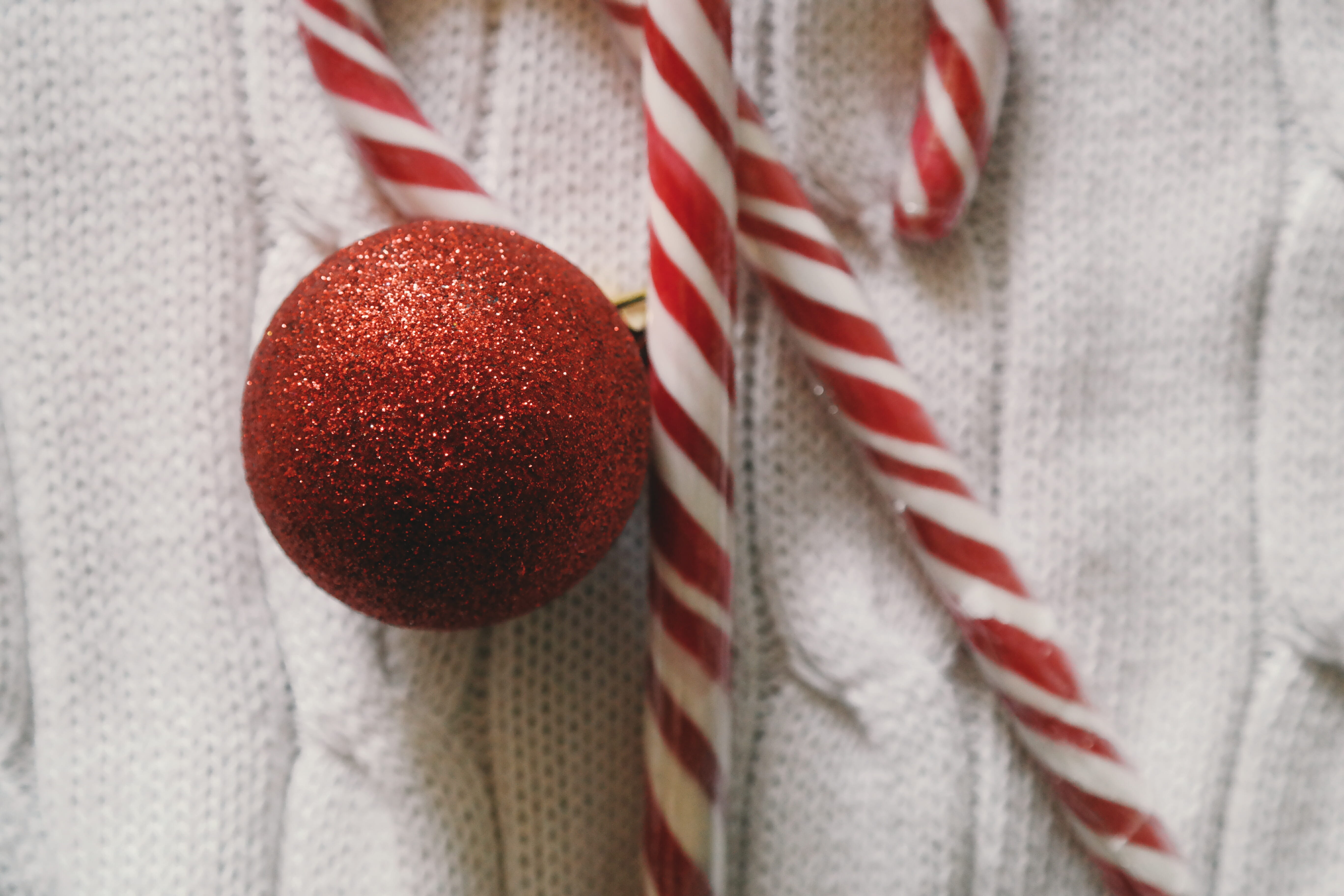 christmas ball, candy, still life, close-up, food, two, xmas, canes, christmas decorations, christmas globe, christmas decoration, christmas candy, candy canes, HD Wallpaper