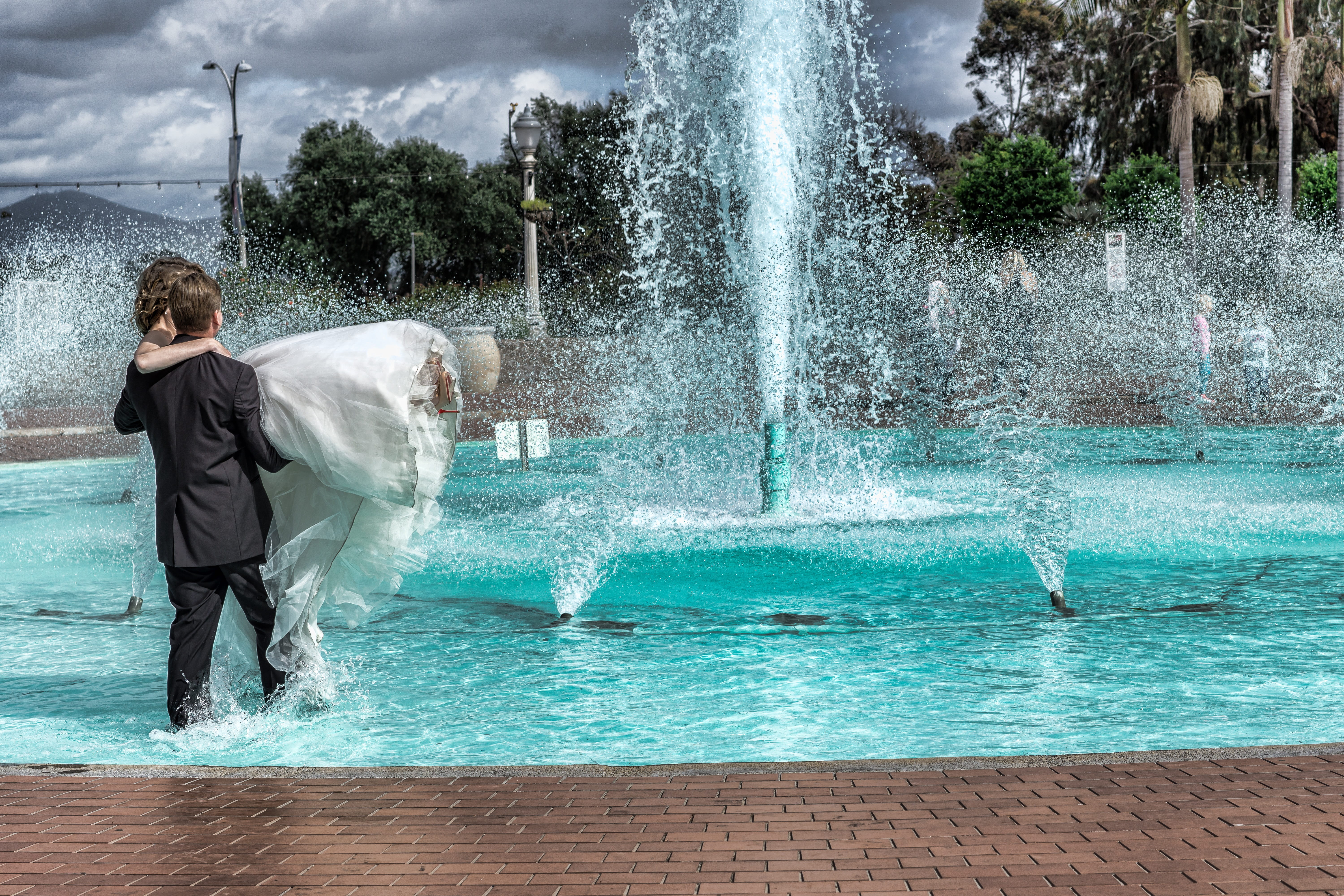 men, women, full length, water, happy, young adult, one person, splashing, fountain, leisure activity, blue, nature, walking, outdoor, out door, real people, HD Wallpaper