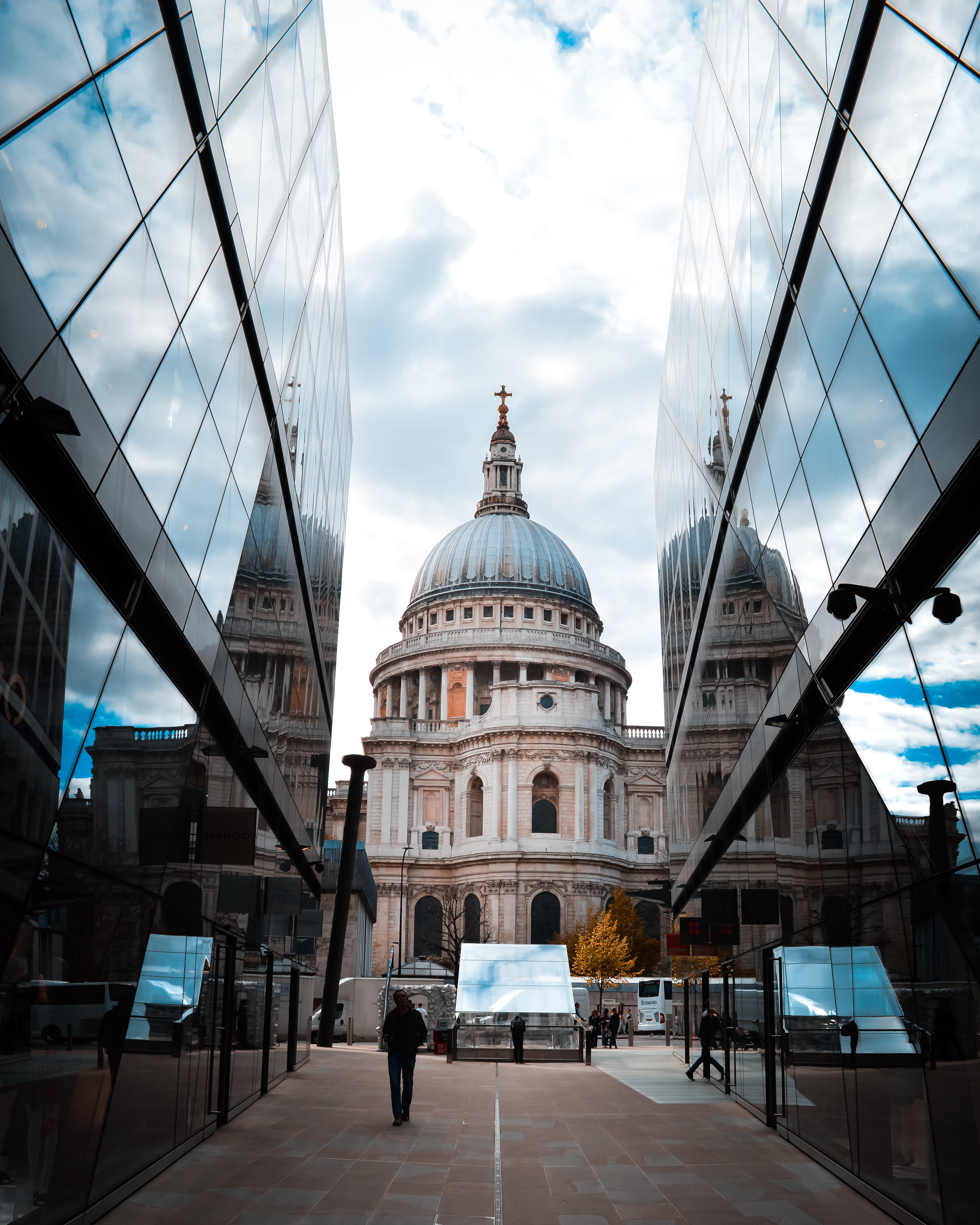 outdoors, london church, bell tower, religion, sky, building exterior, cloud - sky, london, place of worship, building, dome, travel destinations, st pauls london, Phone HD Wallpaper