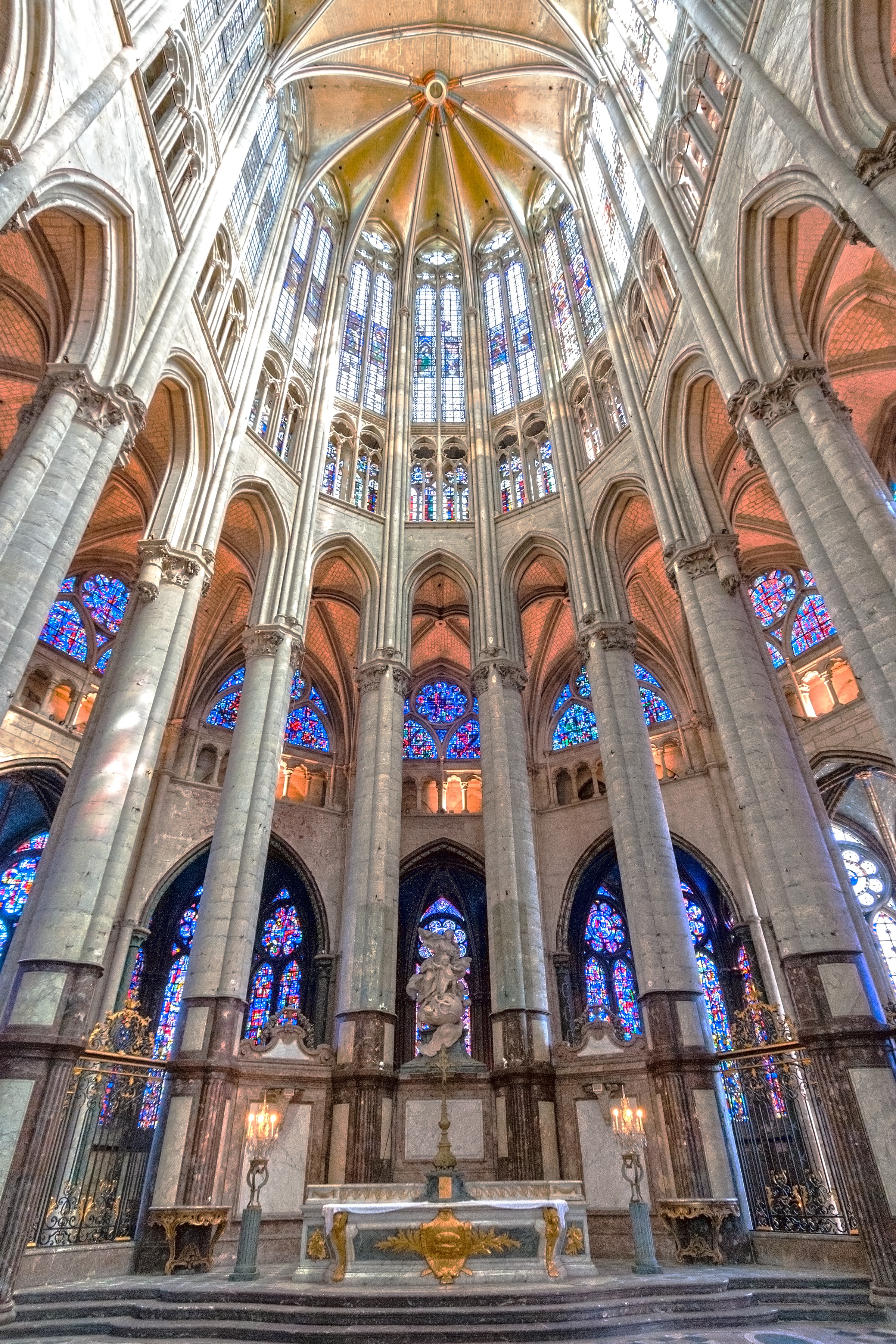 building exterior, 2K, cathedral, tourism, glass, place of worship, ceiling, travel destinations, art and craft, window, gothic style, arch, building, Phone HD Wallpaper